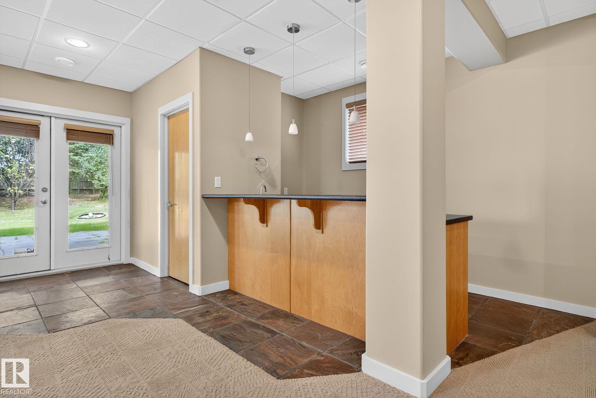 15860 41 Avenue, Edmonton, AB - Indoor Photo Showing Other Room