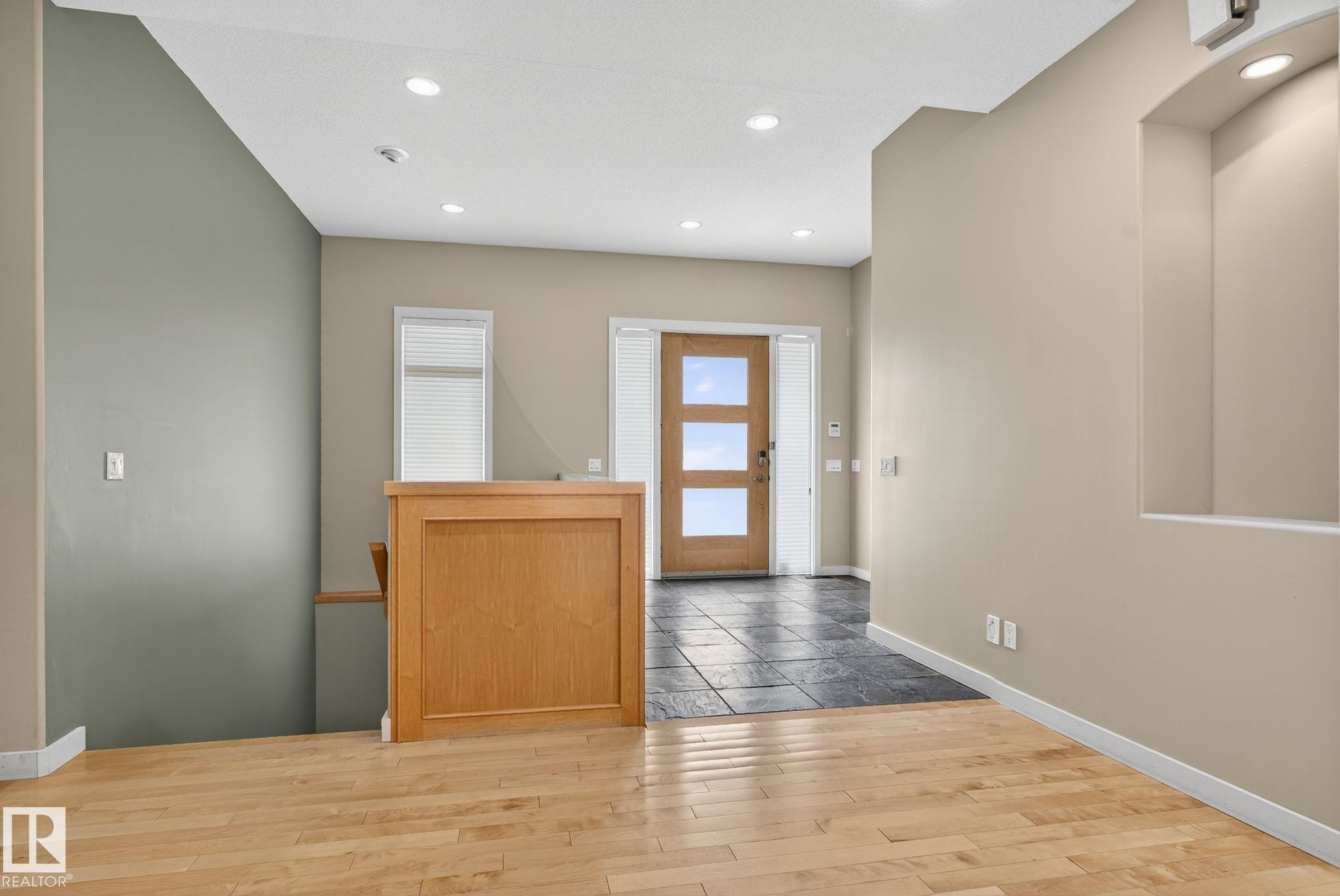 15860 41 Avenue, Edmonton, AB - Indoor Photo Showing Other Room