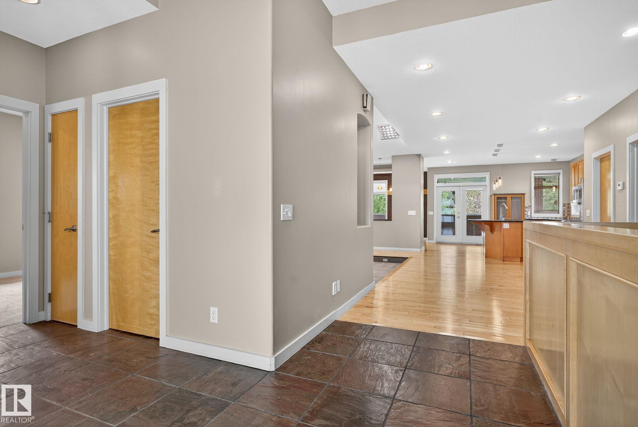 15860 41 Avenue, Edmonton, AB - Indoor Photo Showing Other Room