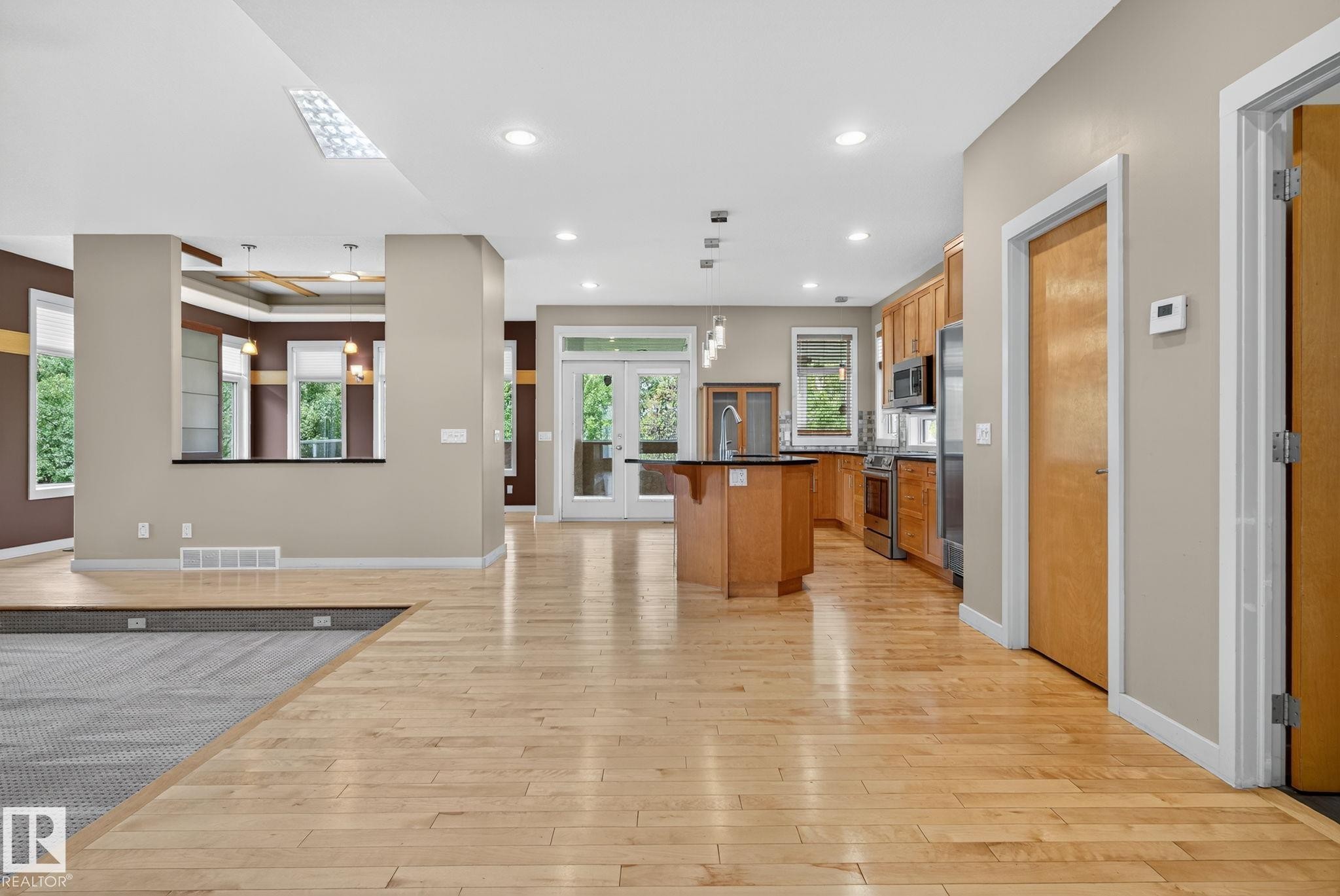 15860 41 Avenue, Edmonton, AB - Indoor Photo Showing Other Room