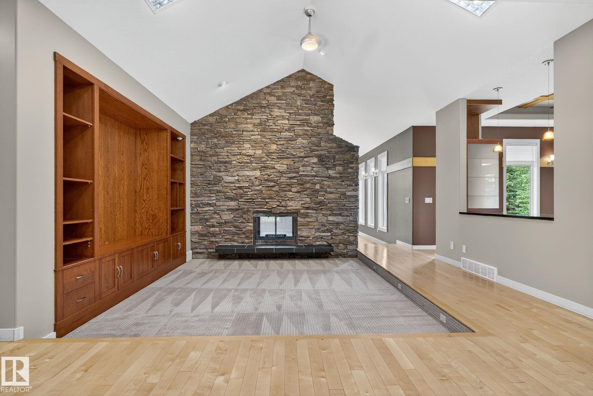 15860 41 Avenue, Edmonton, AB - Indoor Photo Showing Other Room