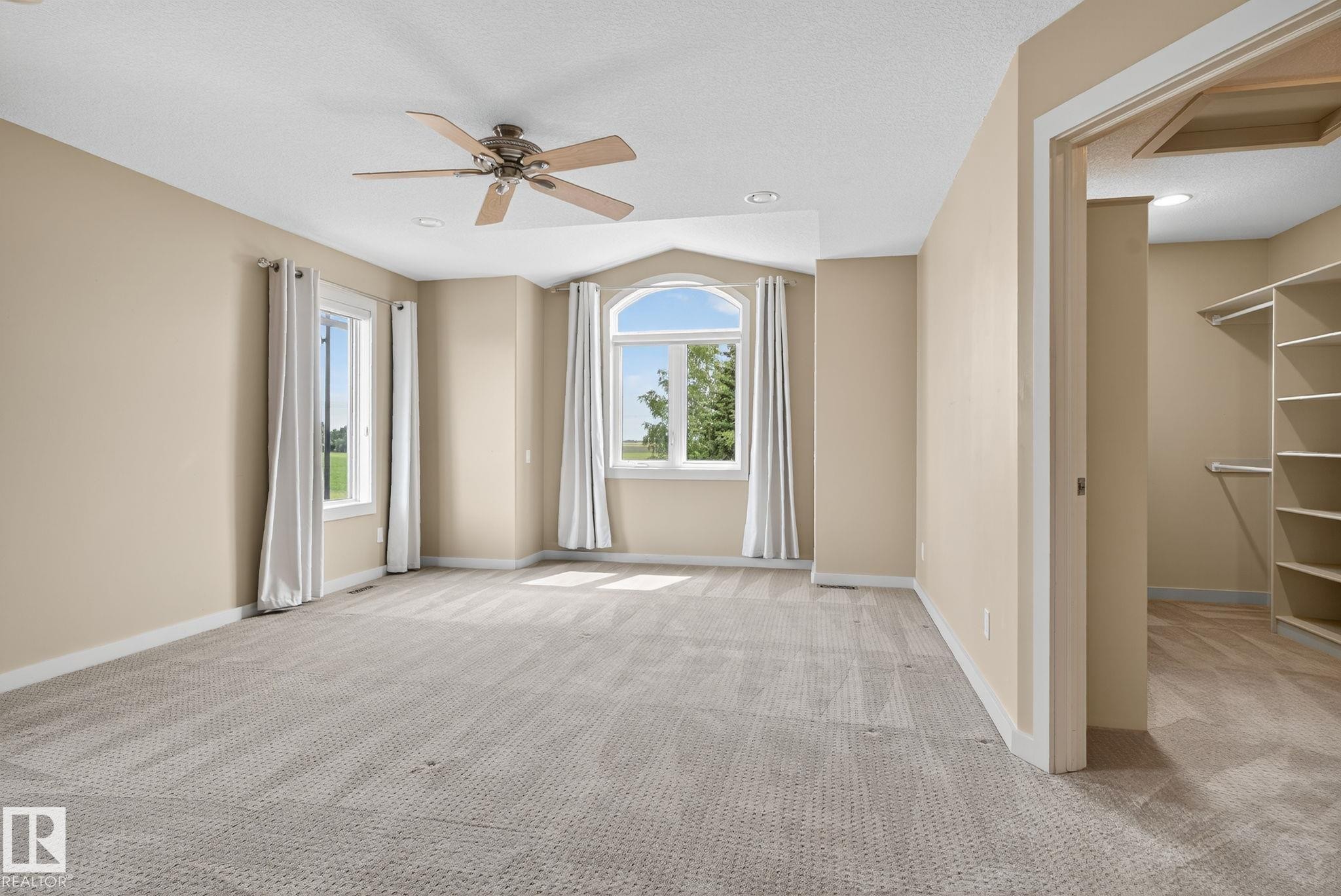 15860 41 Avenue, Edmonton, AB - Indoor Photo Showing Other Room