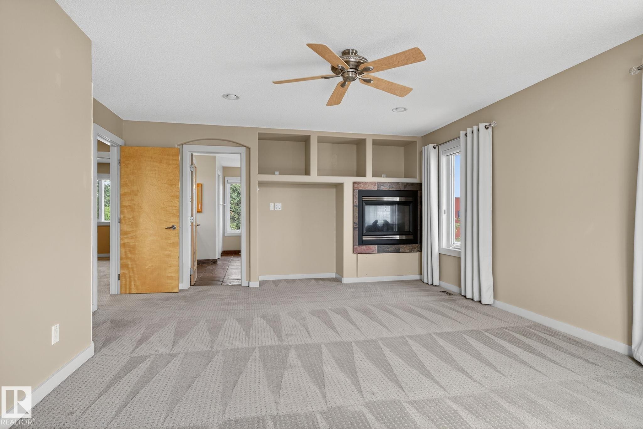 15860 41 Avenue, Edmonton, AB - Indoor Photo Showing Other Room