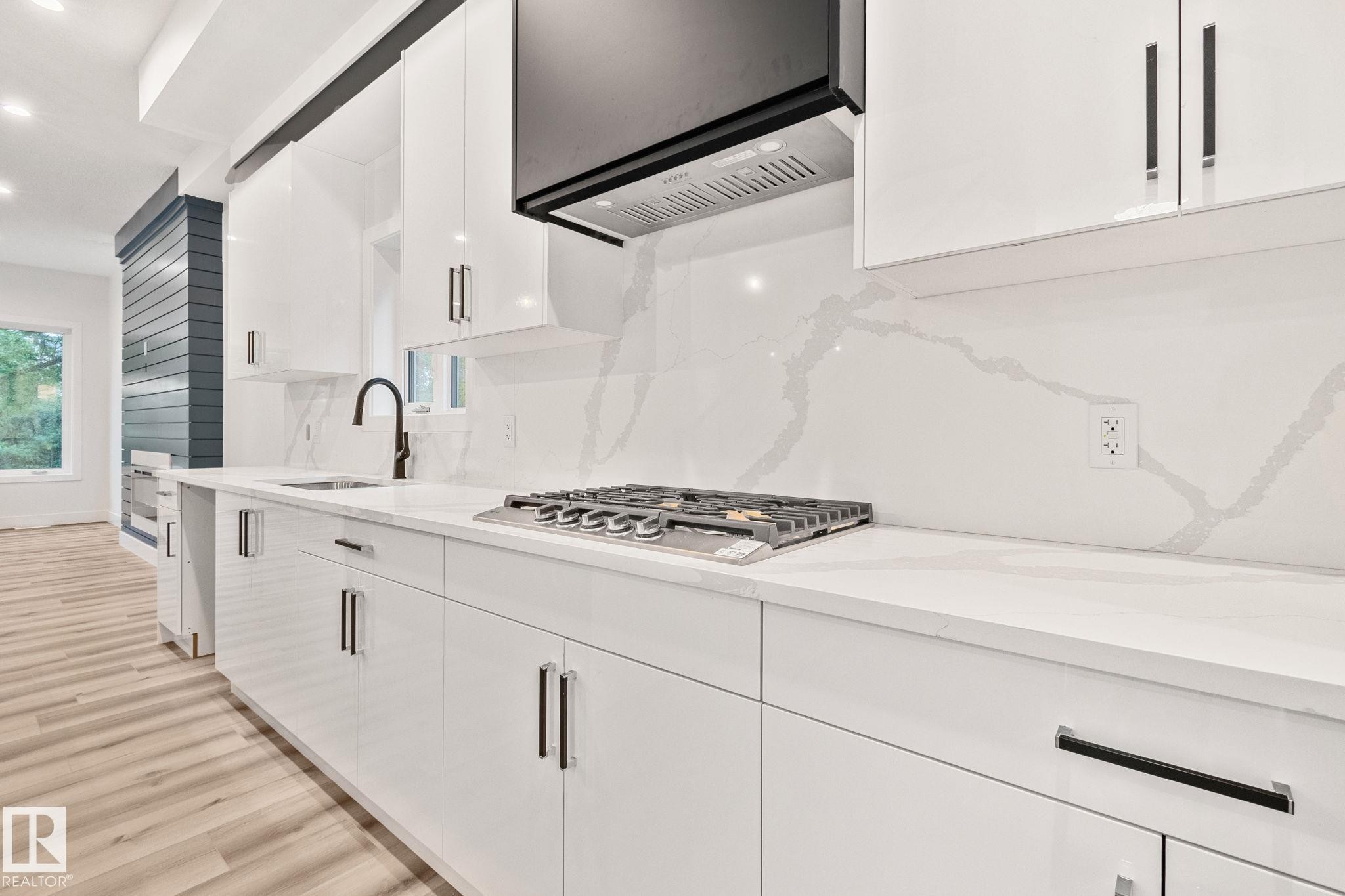 11032 128 Street, Edmonton, AB - Indoor Photo Showing Kitchen