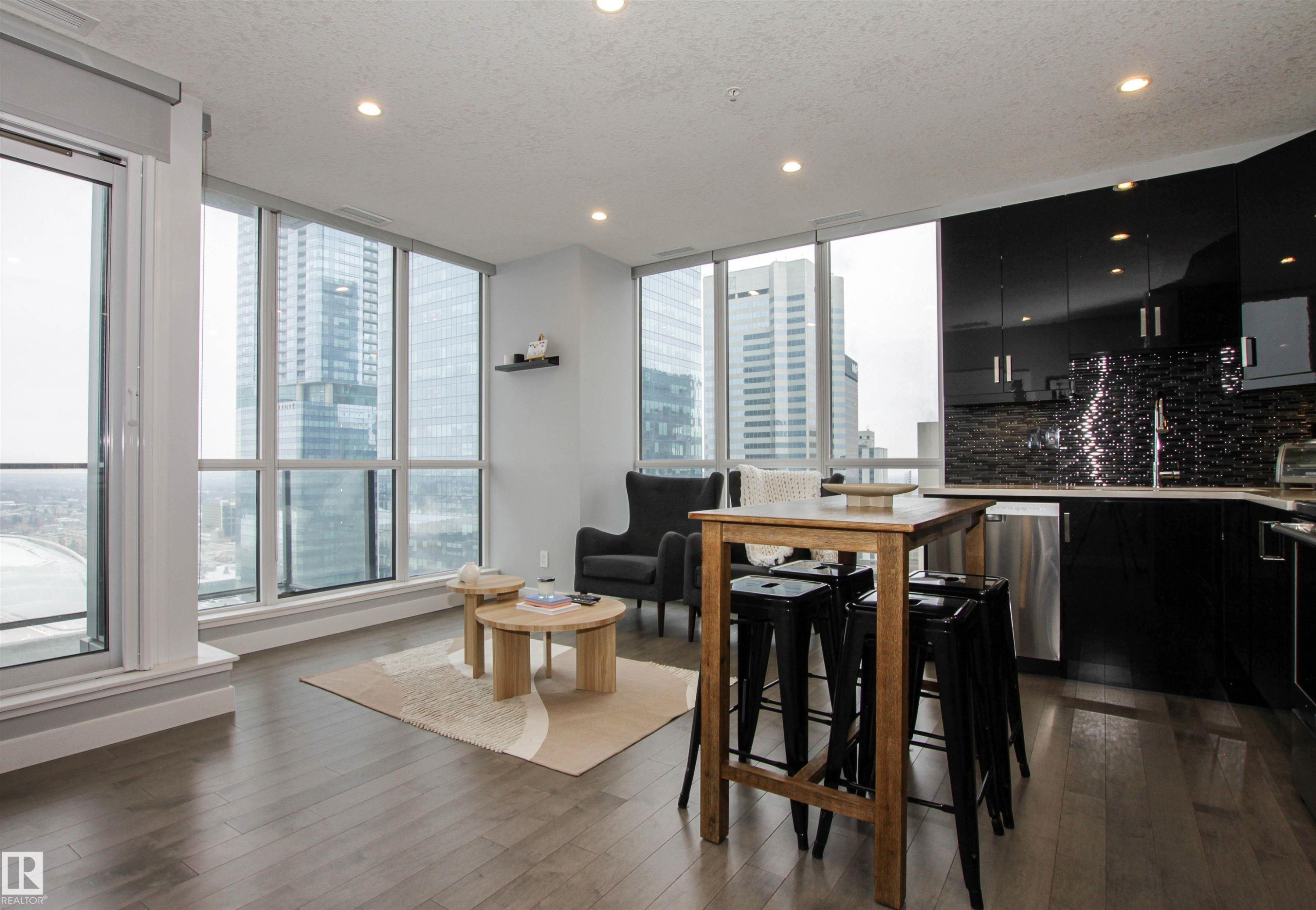 2003 10238 103 Street, Edmonton, AB - Indoor