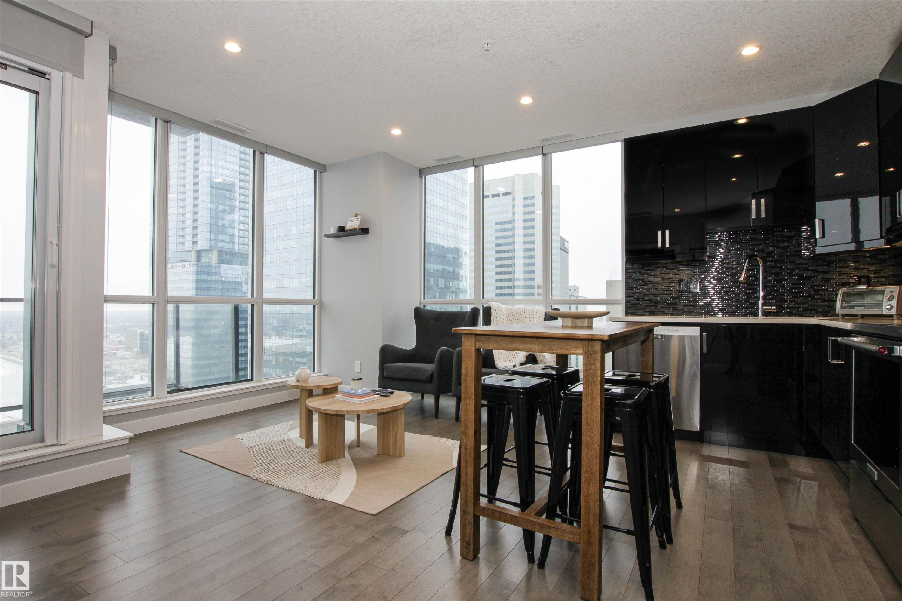 2003 10238 103 Street, Edmonton, AB - Indoor