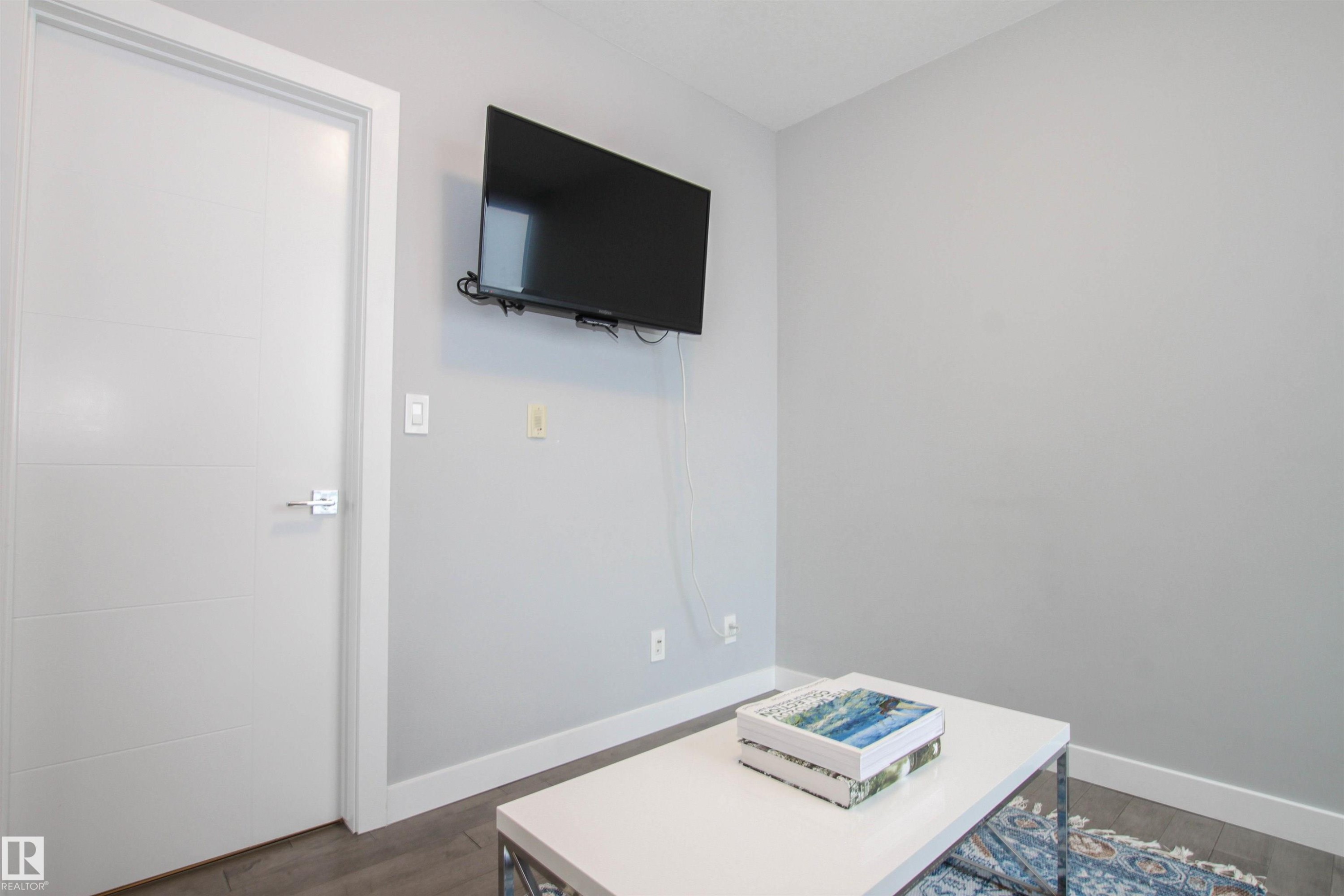 2003 10238 103 Street, Edmonton, AB - Indoor Photo Showing Other Room