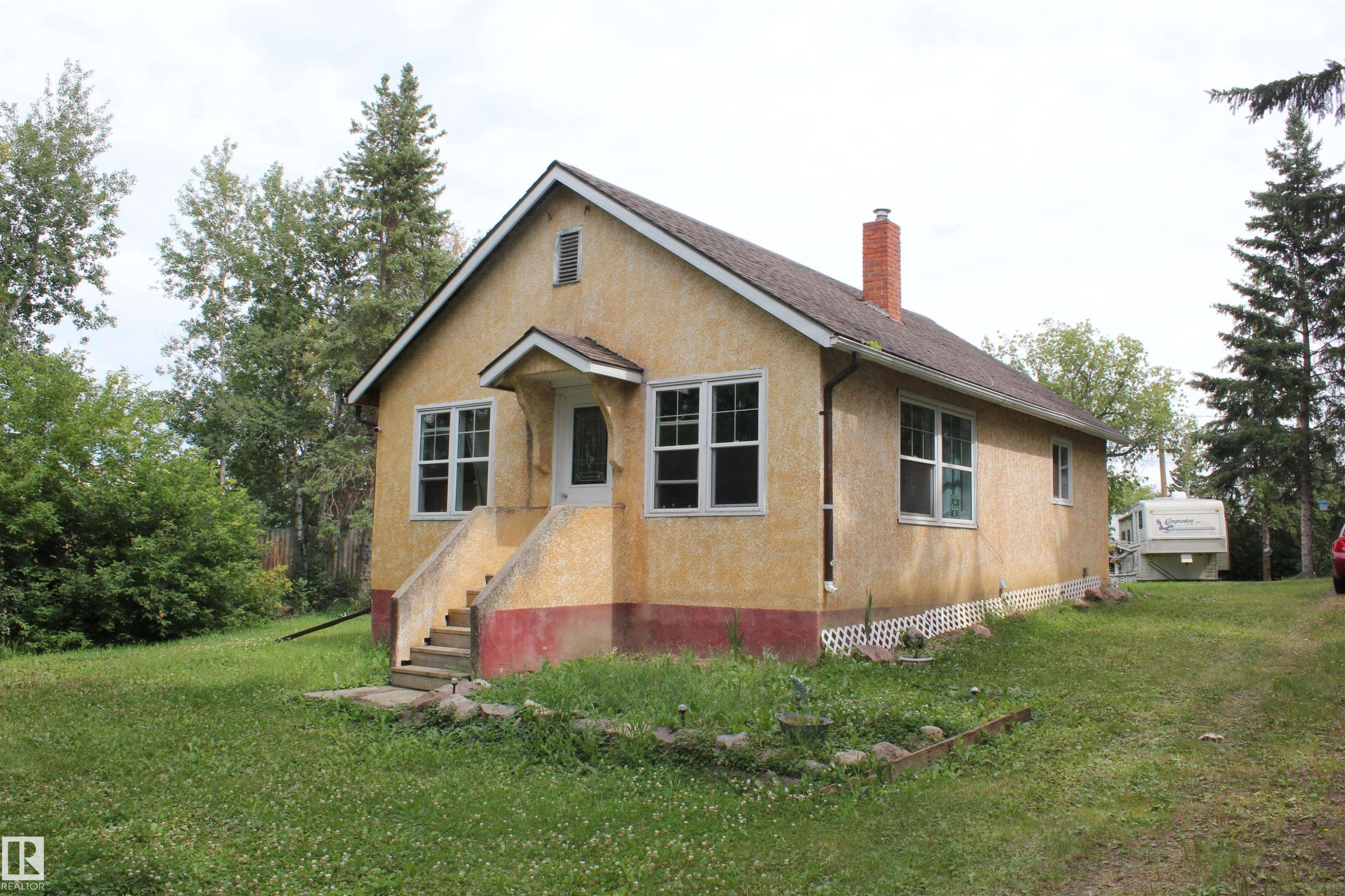 109 Main Road, Derwent, AB - Outdoor