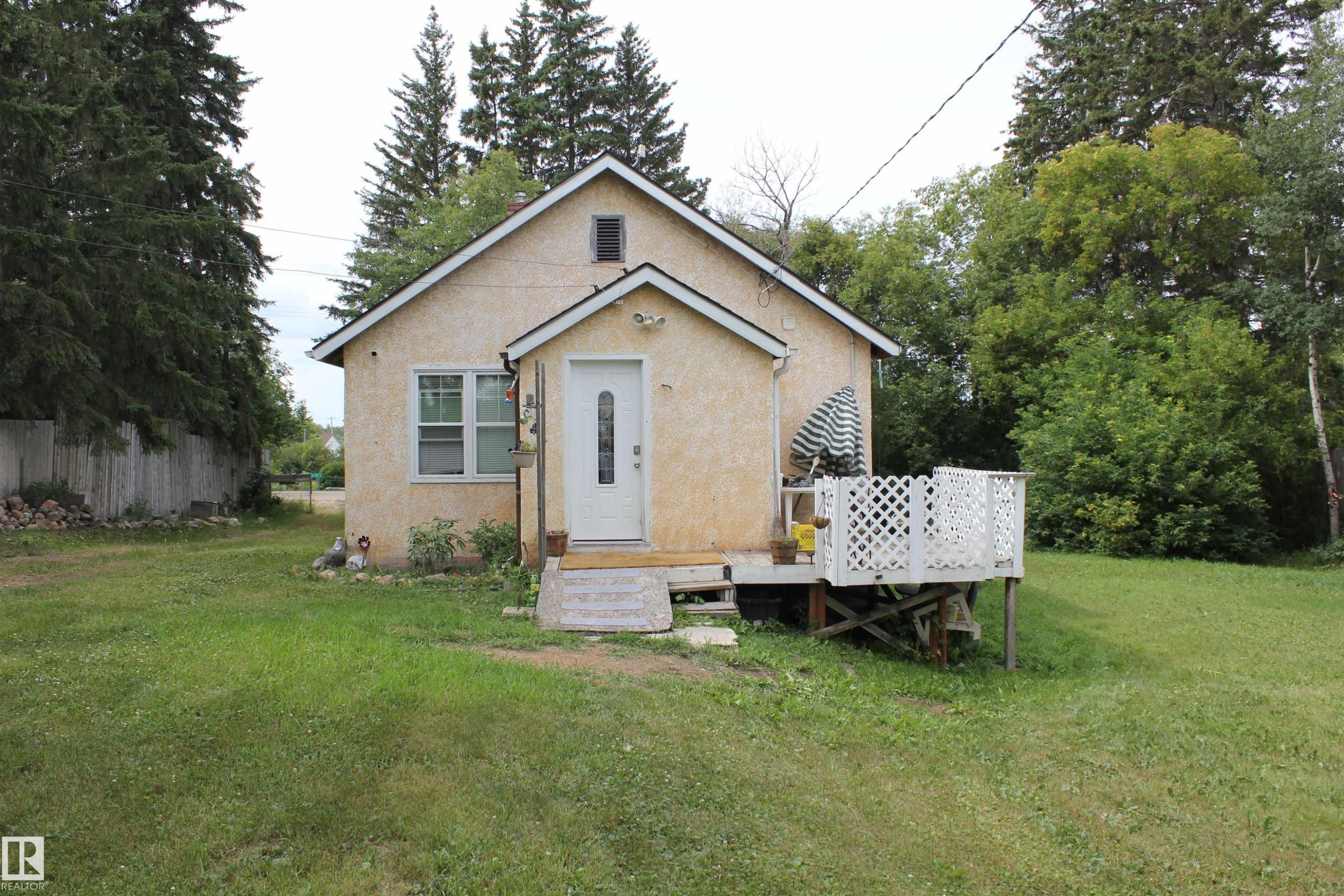 109 Main Road, Derwent, AB - Outdoor