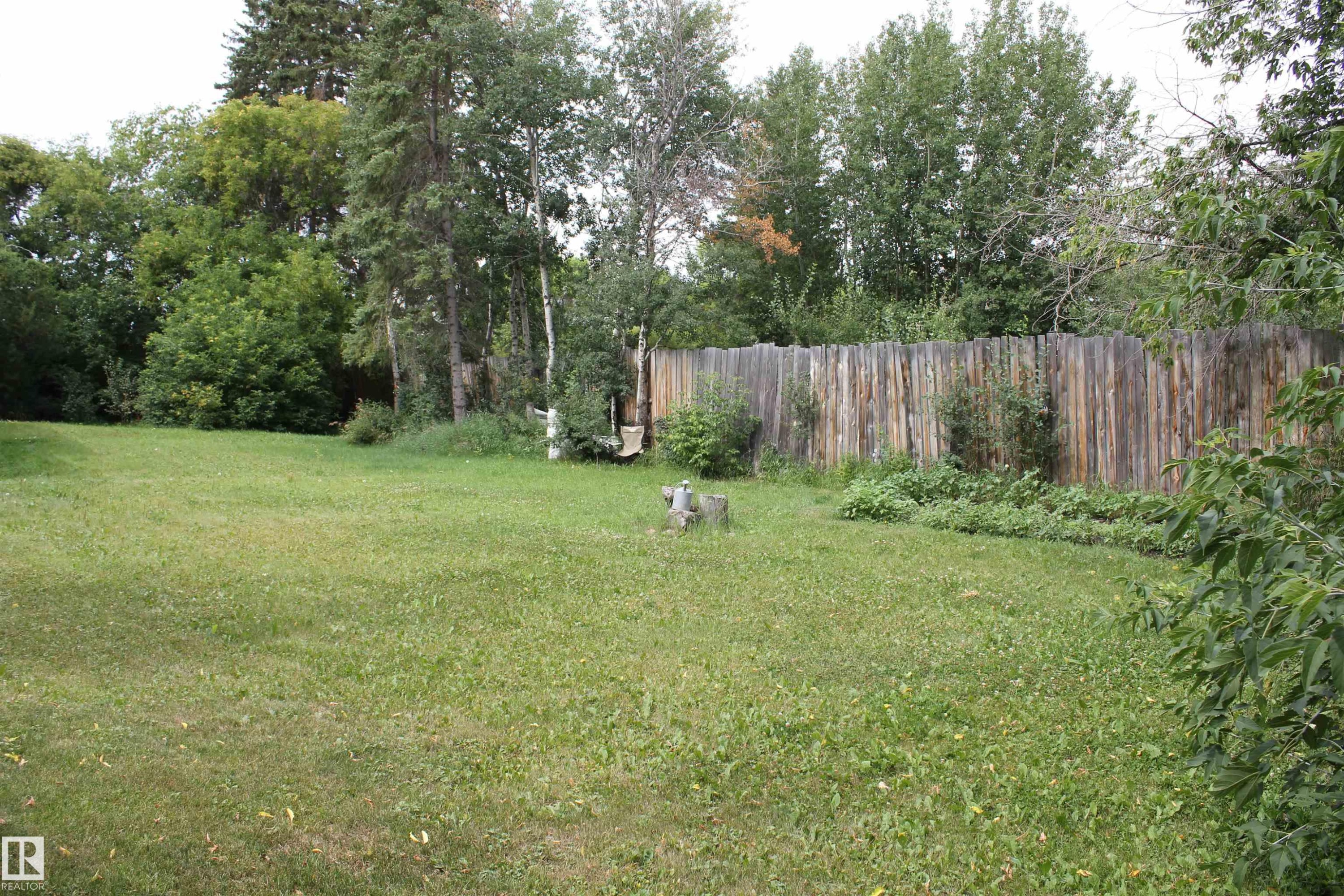 109 Main Road, Derwent, AB - Outdoor