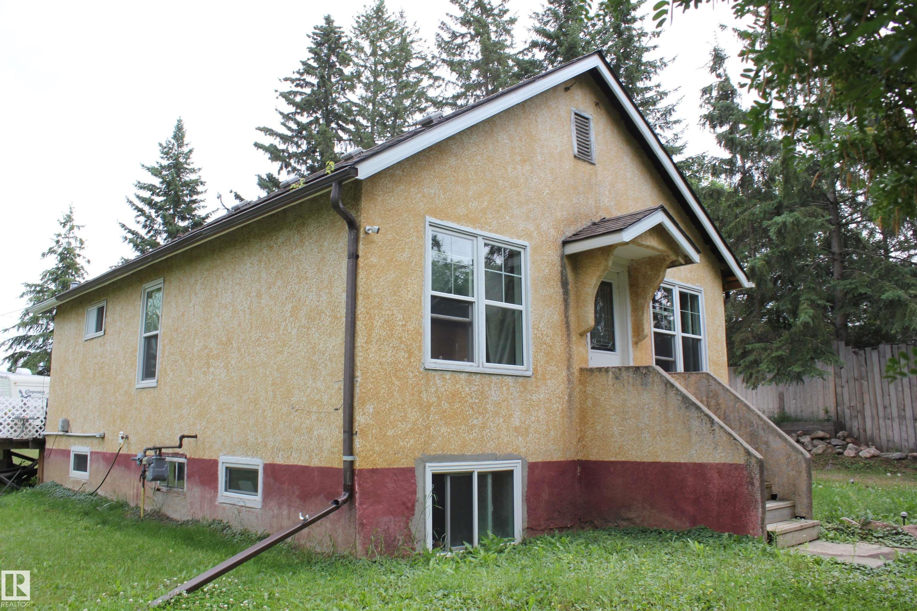 109 Main Road, Derwent, AB - Outdoor