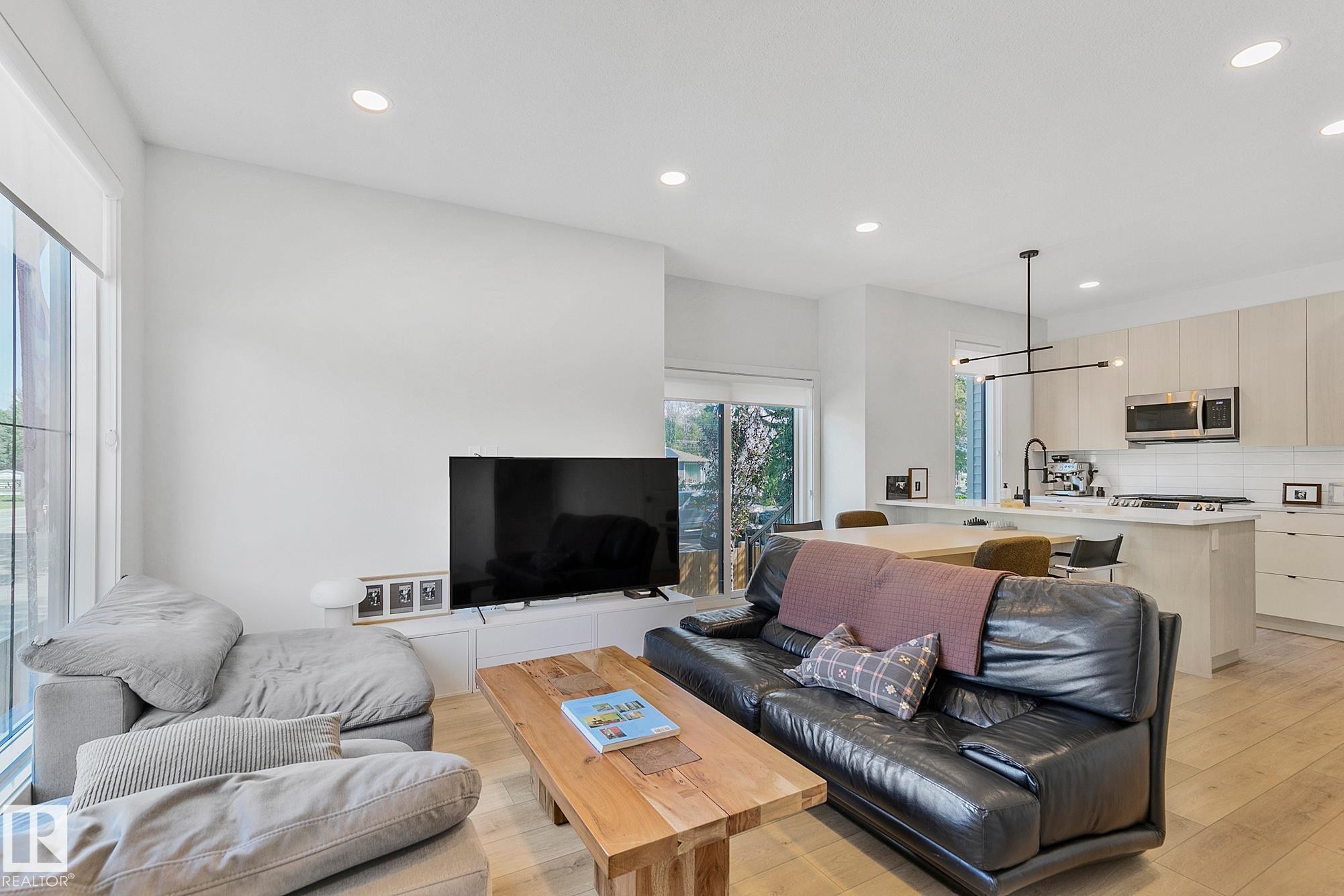 10363 149 Street, Edmonton, AB - Indoor Photo Showing Living Room