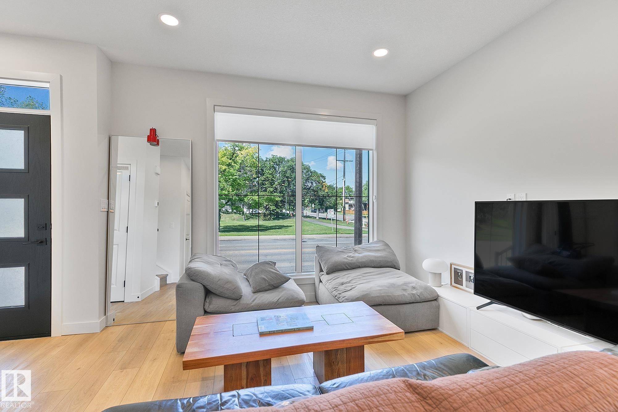 10363 149 Street, Edmonton, AB - Indoor Photo Showing Living Room