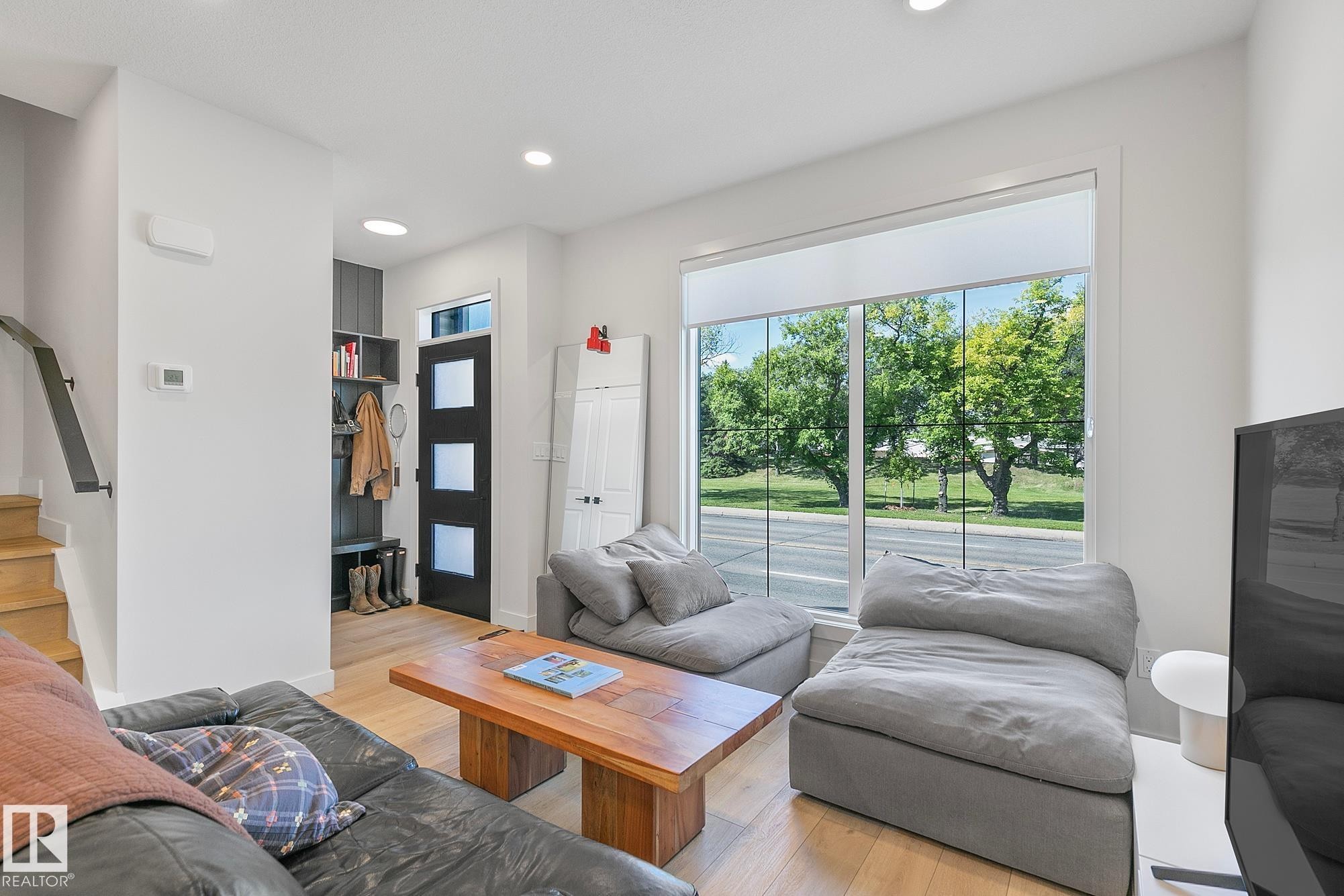 10363 149 Street, Edmonton, AB - Indoor Photo Showing Living Room