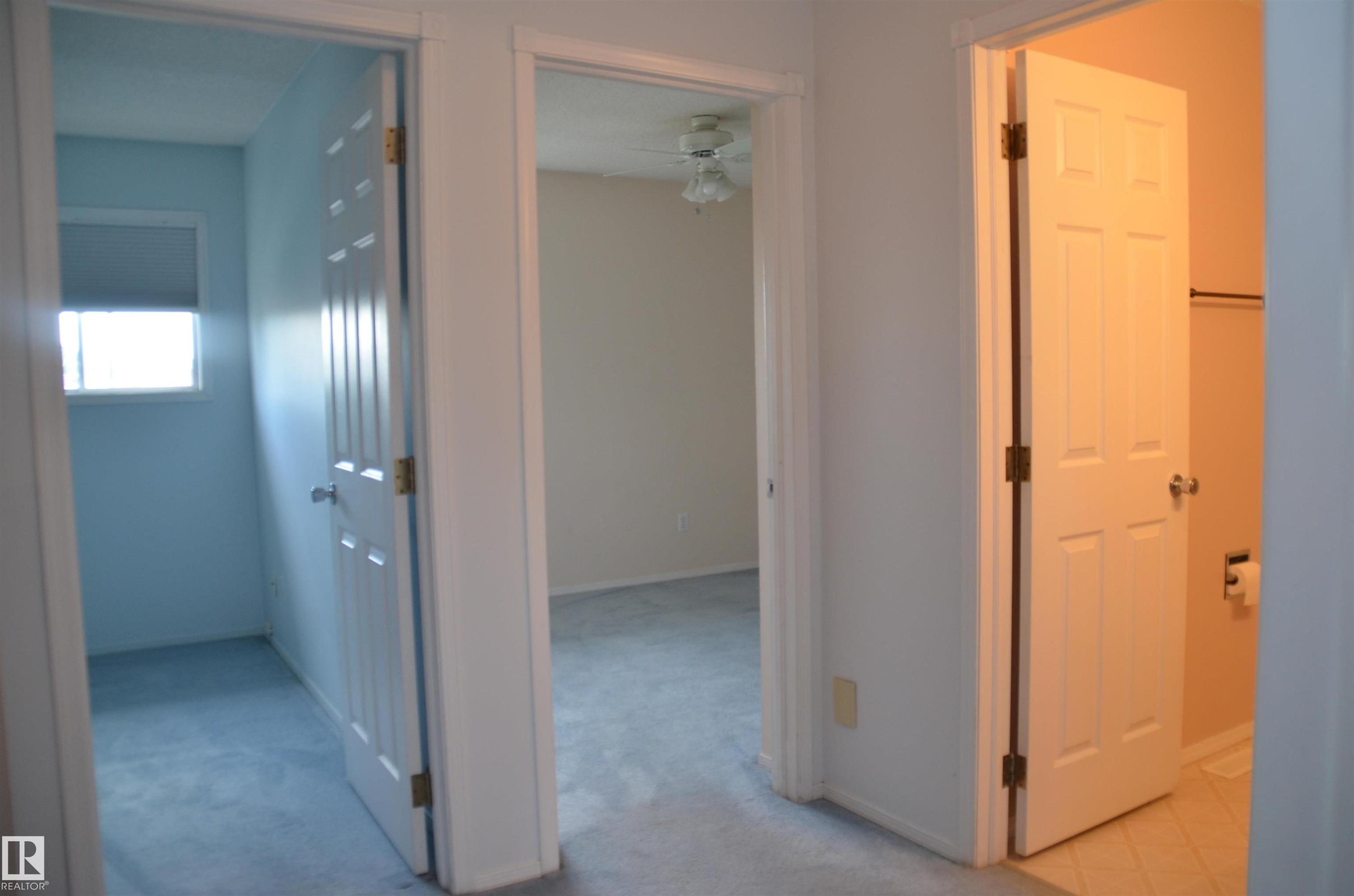 Edmonton, AB - Indoor Photo Showing Other Room