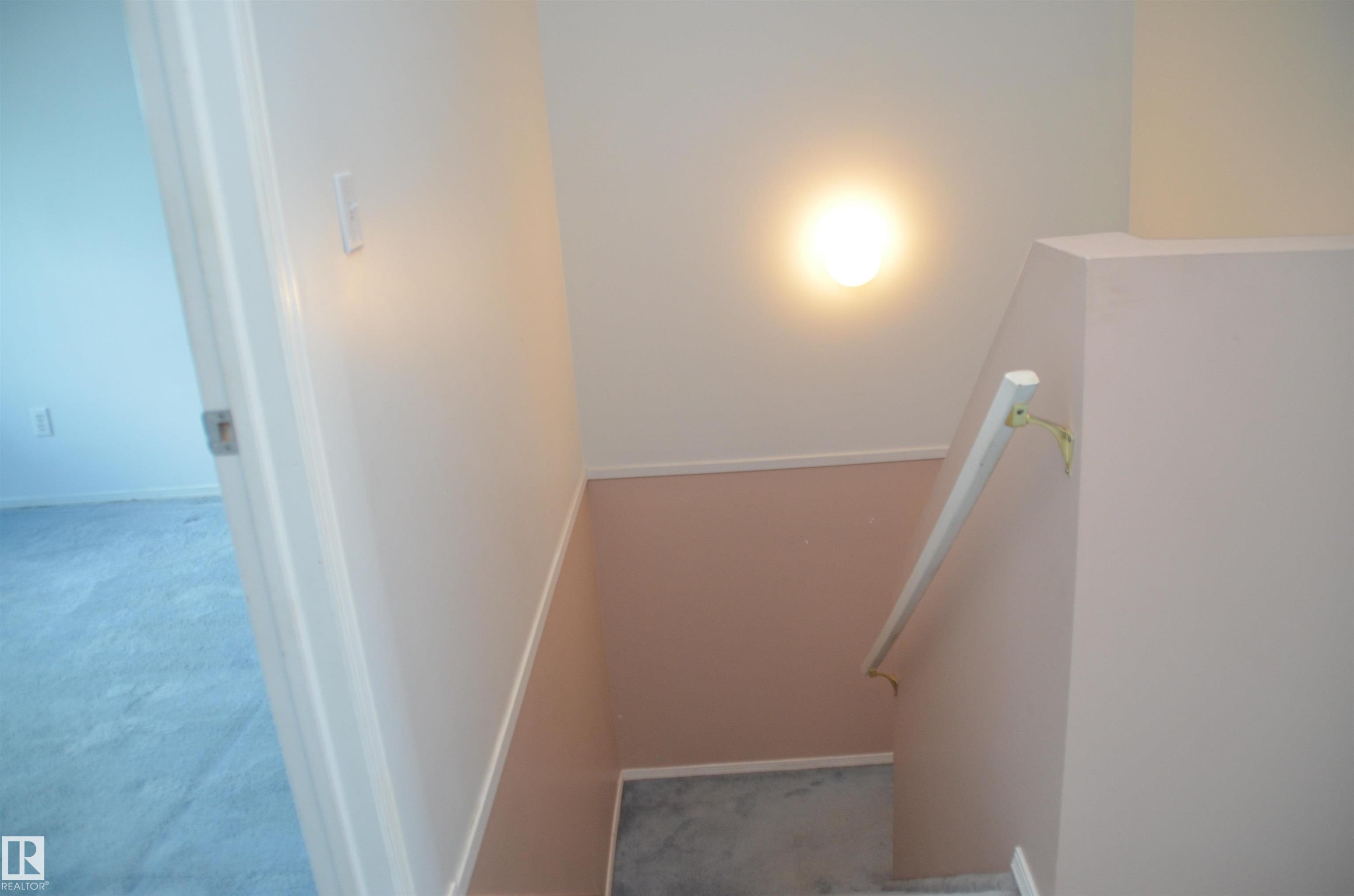 Edmonton, AB - Indoor Photo Showing Other Room