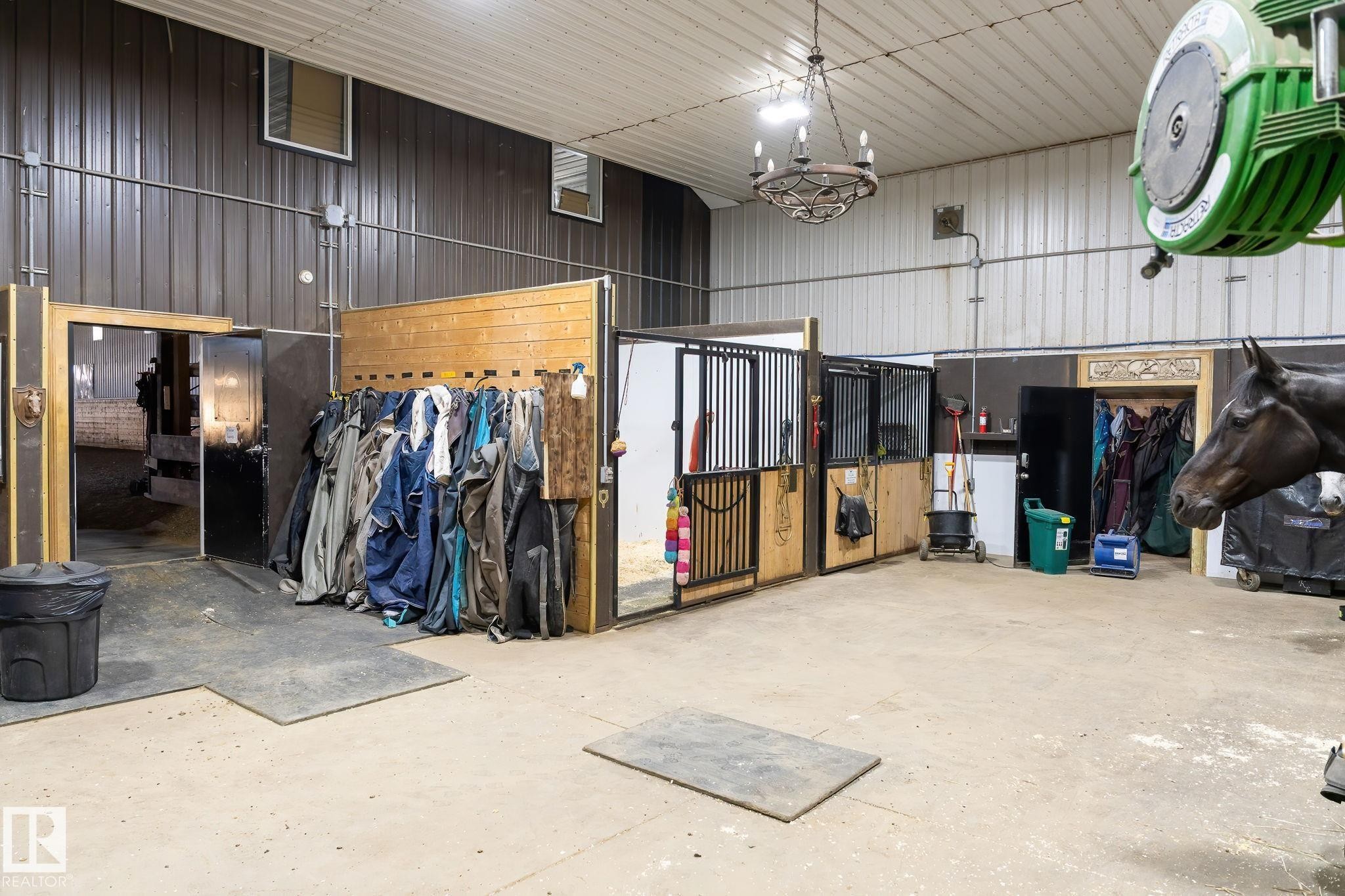View of stable - 53524 Range Road 263A, Rural Sturgeon County, AB - Indoor