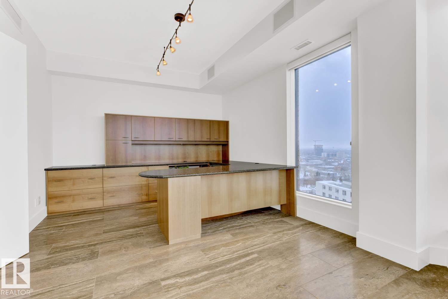 1900 10035 Saskatchewan Drive, Edmonton, AB - Indoor