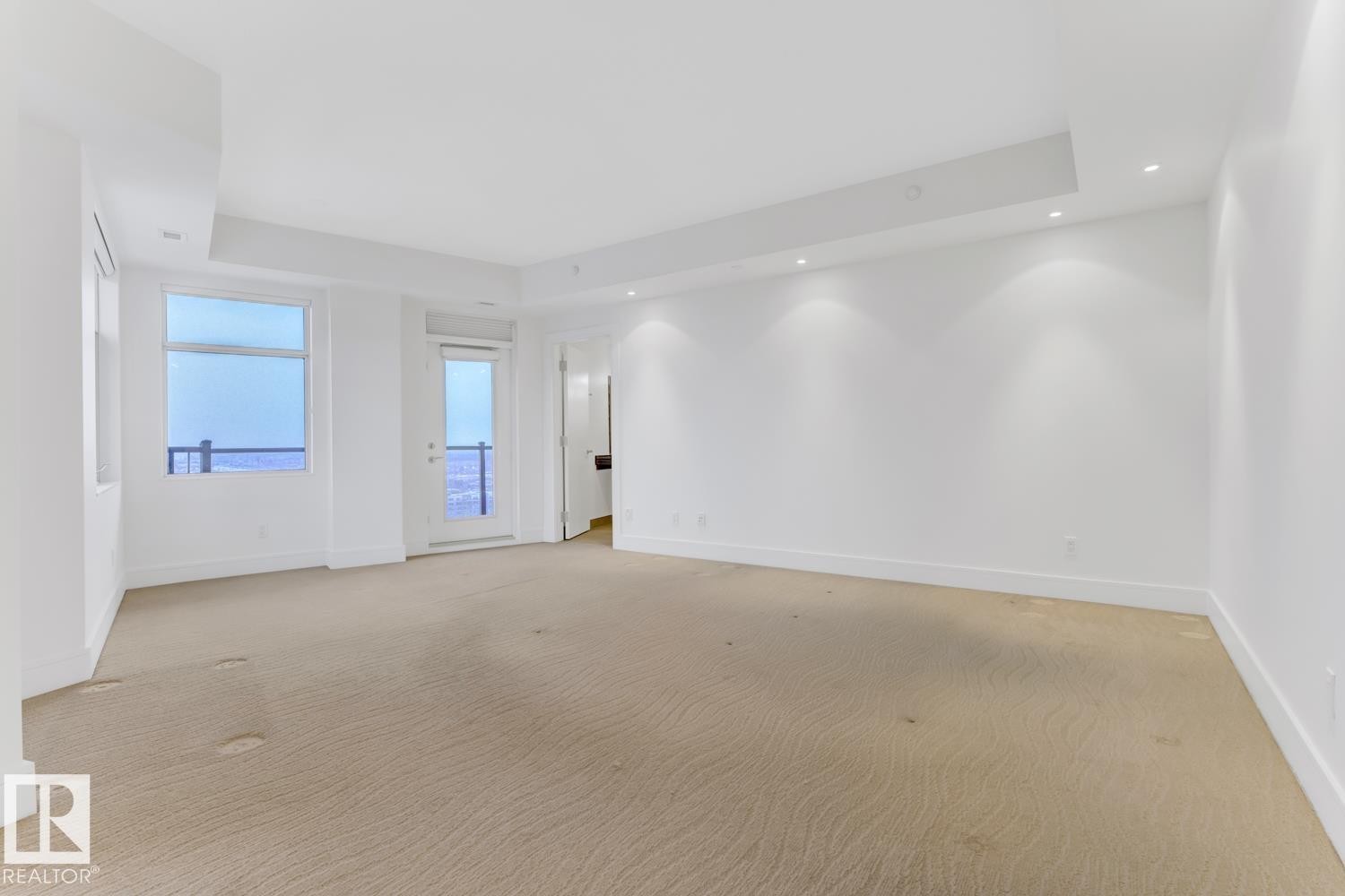 1900 10035 Saskatchewan Drive, Edmonton, AB - Indoor Photo Showing Other Room