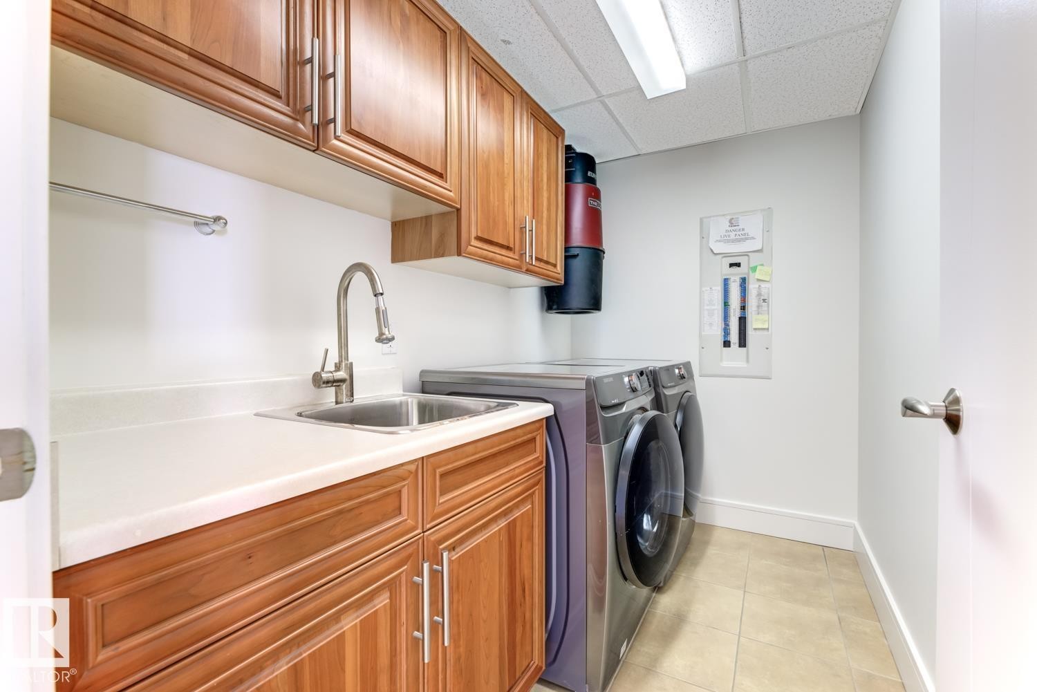 1900 10035 Saskatchewan Drive, Edmonton, AB - Indoor Photo Showing Laundry Room