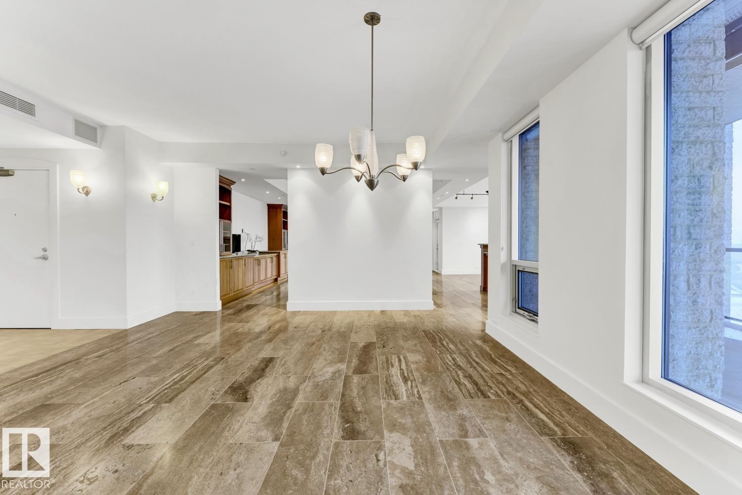 1900 10035 Saskatchewan Drive, Edmonton, AB - Indoor