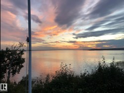 9 Gibbons Avenue Rural Parkland County, AB T0E 2Y0