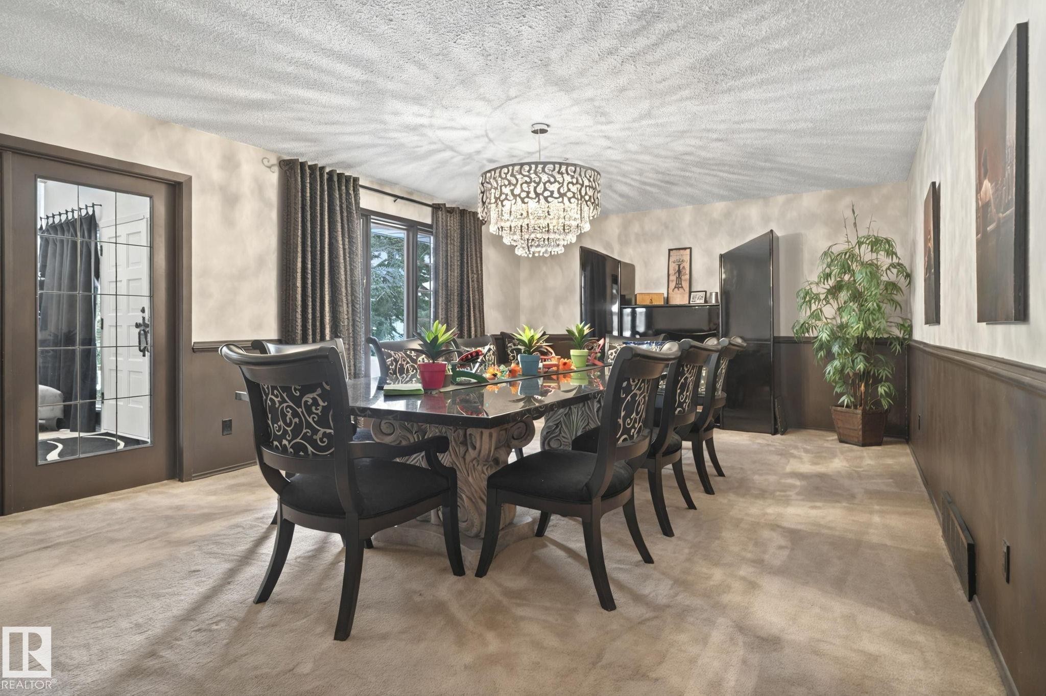 23 Westbrook Drive, Edmonton, AB - Indoor Photo Showing Dining Room