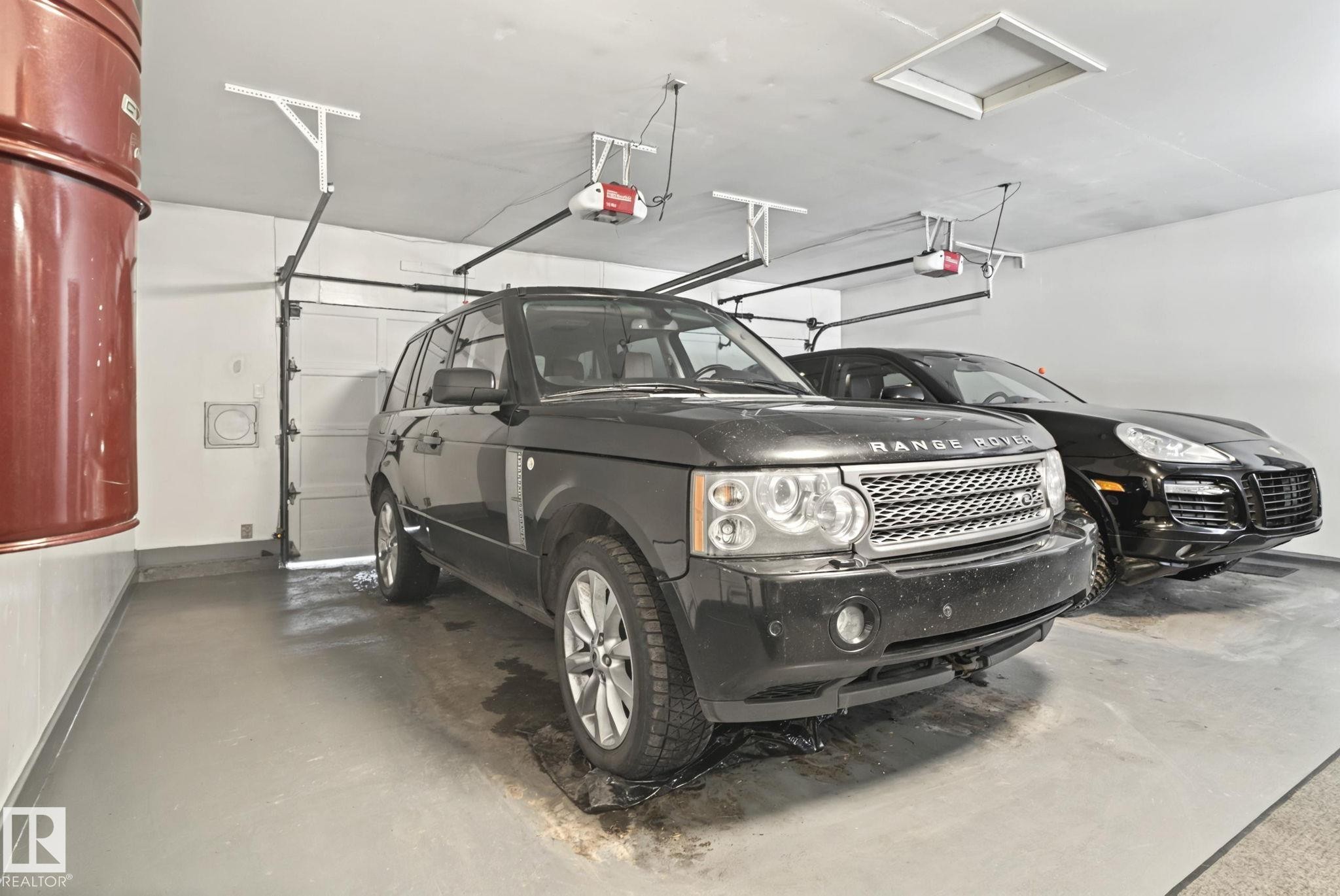 23 Westbrook Drive, Edmonton, AB - Indoor Photo Showing Garage