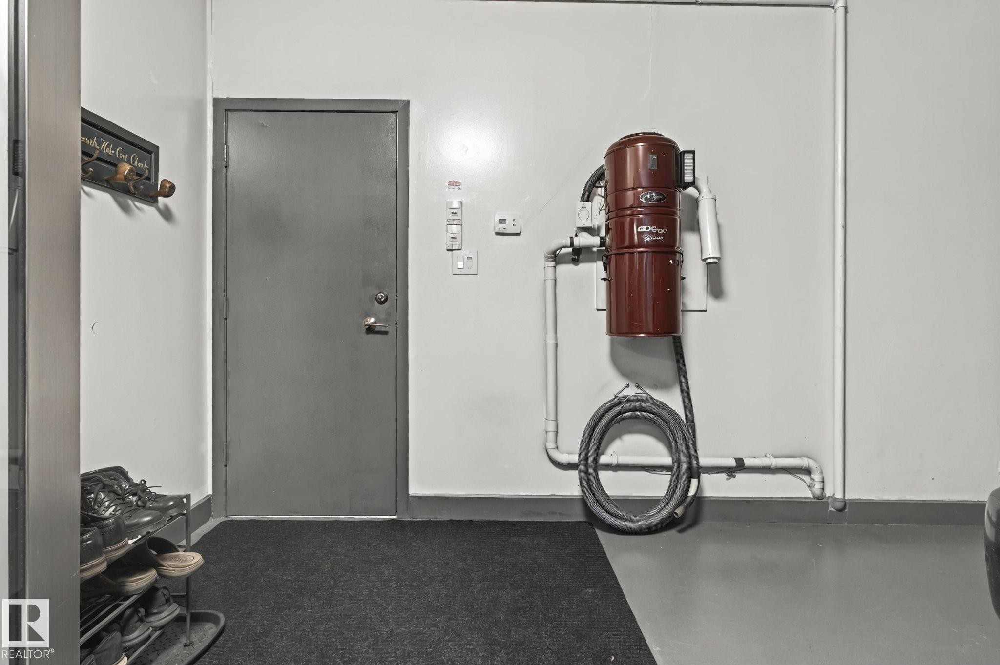 23 Westbrook Drive, Edmonton, AB - Indoor Photo Showing Other Room