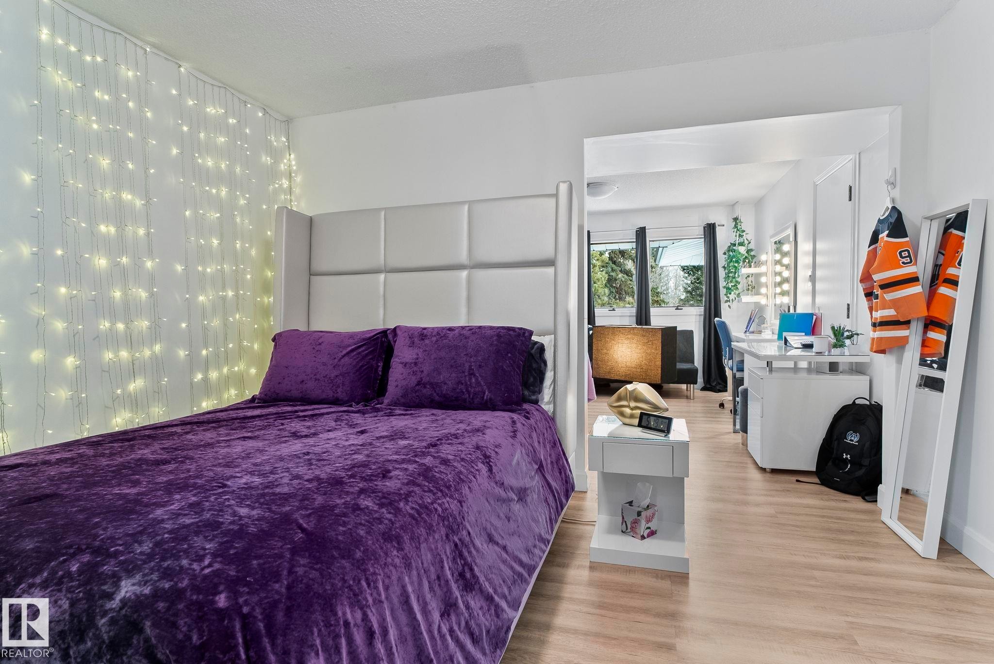 23 Westbrook Drive, Edmonton, AB - Indoor Photo Showing Bedroom