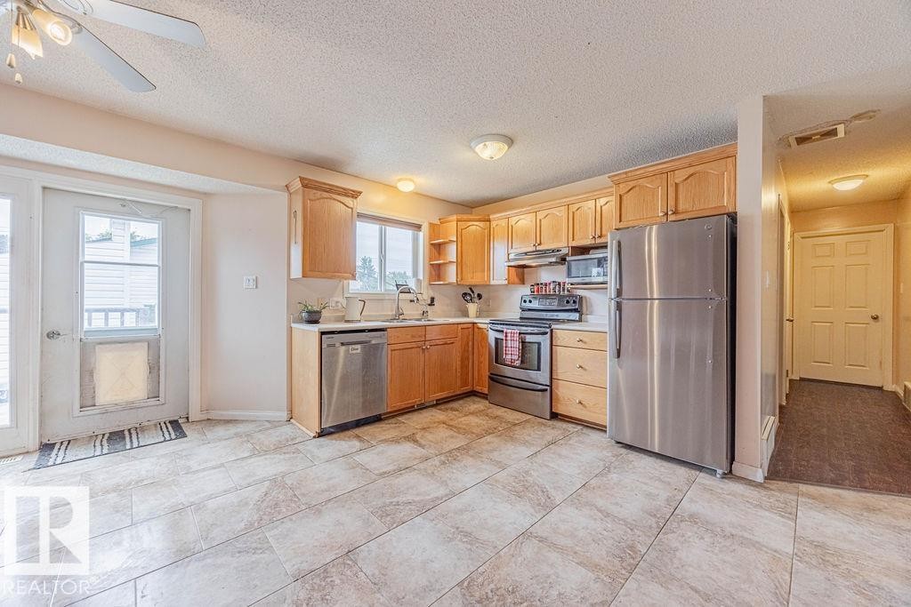 5026 53 Ave, Ryley, AB - Indoor Photo Showing Kitchen