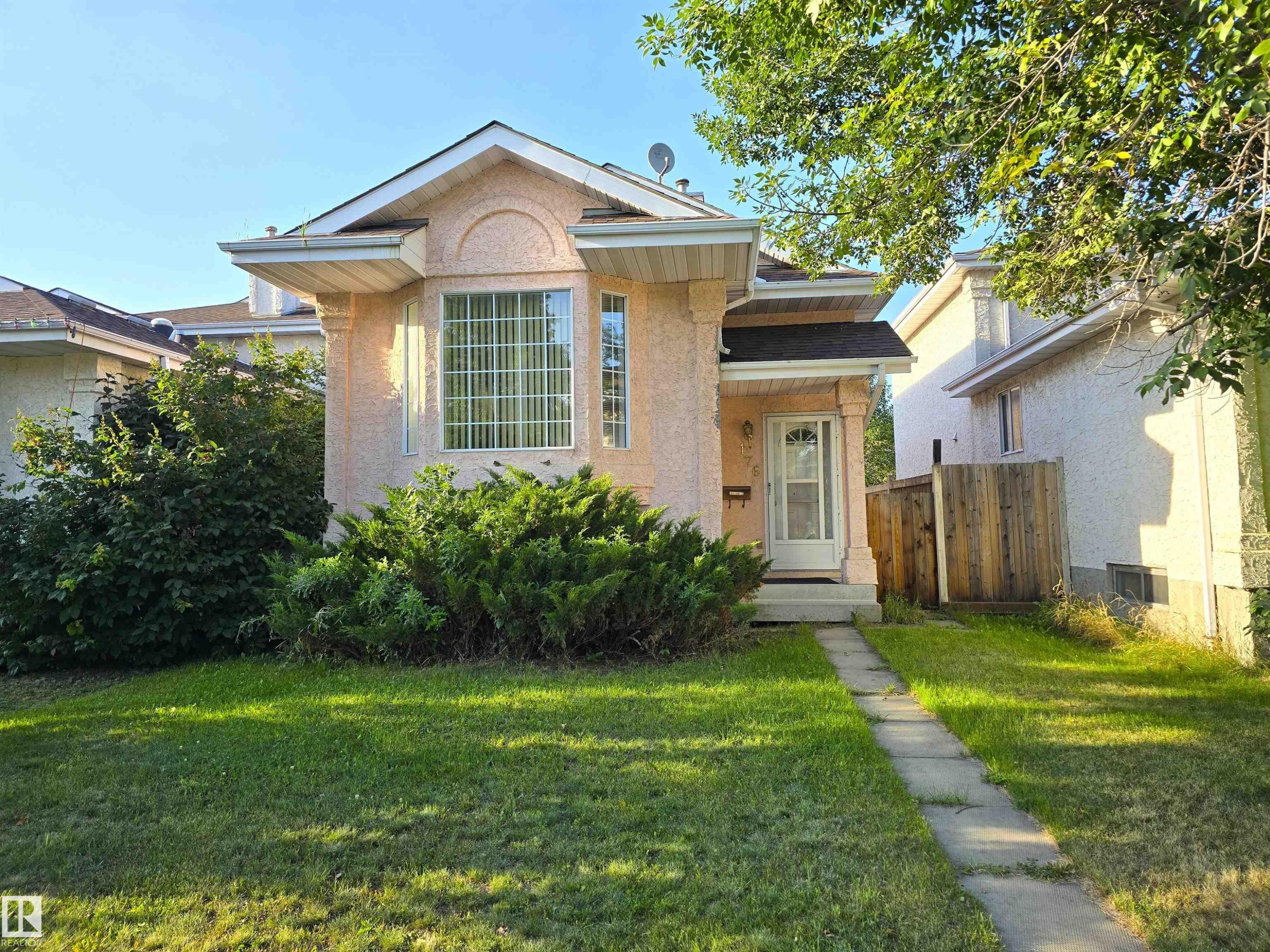 176 River Point(E), Edmonton, AB - Outdoor With Facade