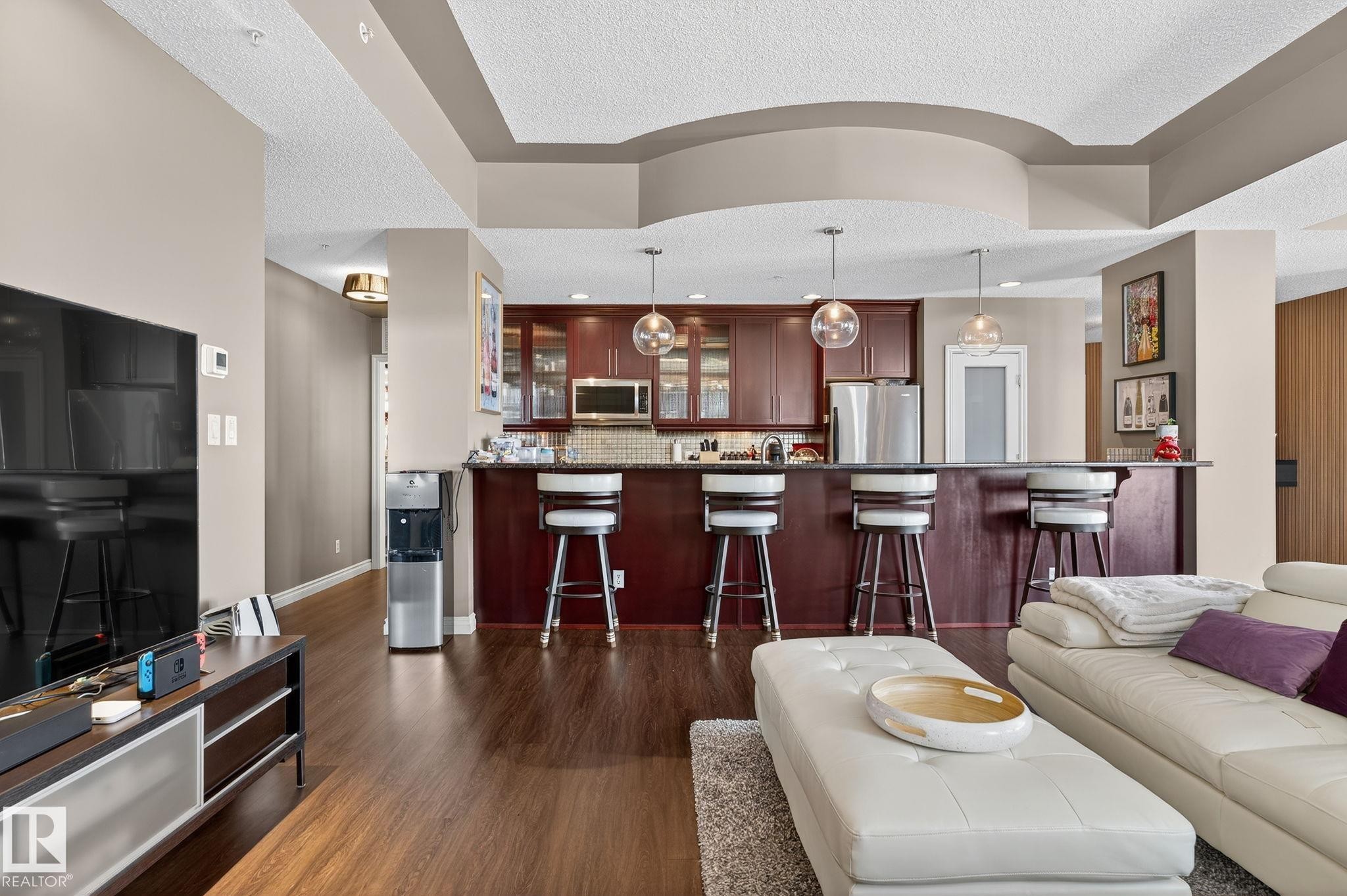 1904 9020 Jasper Avenue, Edmonton, AB - Indoor