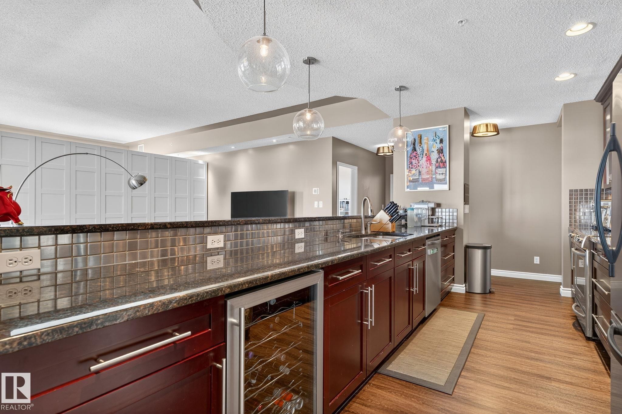1904 9020 Jasper Avenue, Edmonton, AB - Indoor Photo Showing Kitchen With Upgraded Kitchen