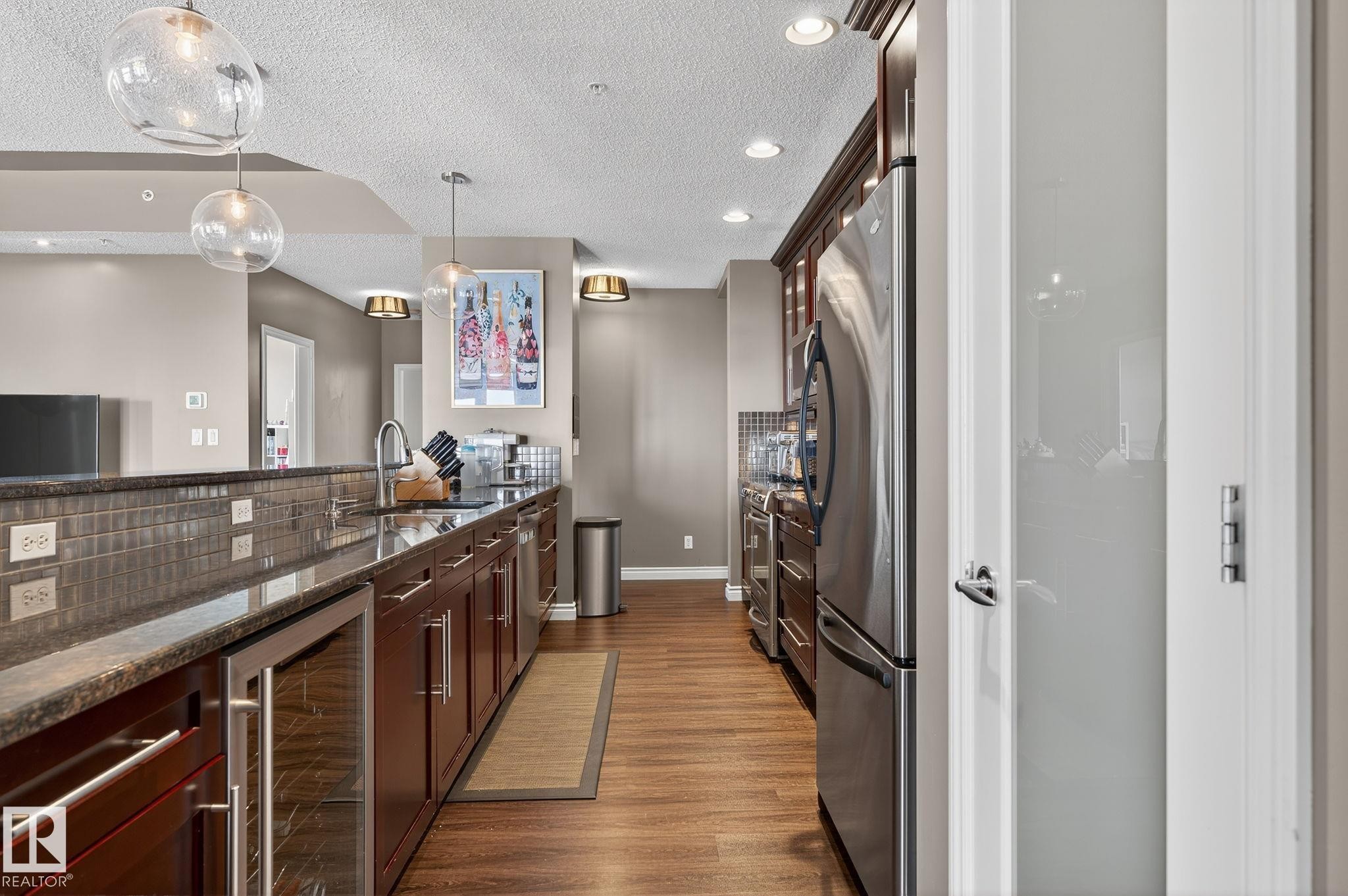 1904 9020 Jasper Avenue, Edmonton, AB - Indoor Photo Showing Kitchen With Upgraded Kitchen