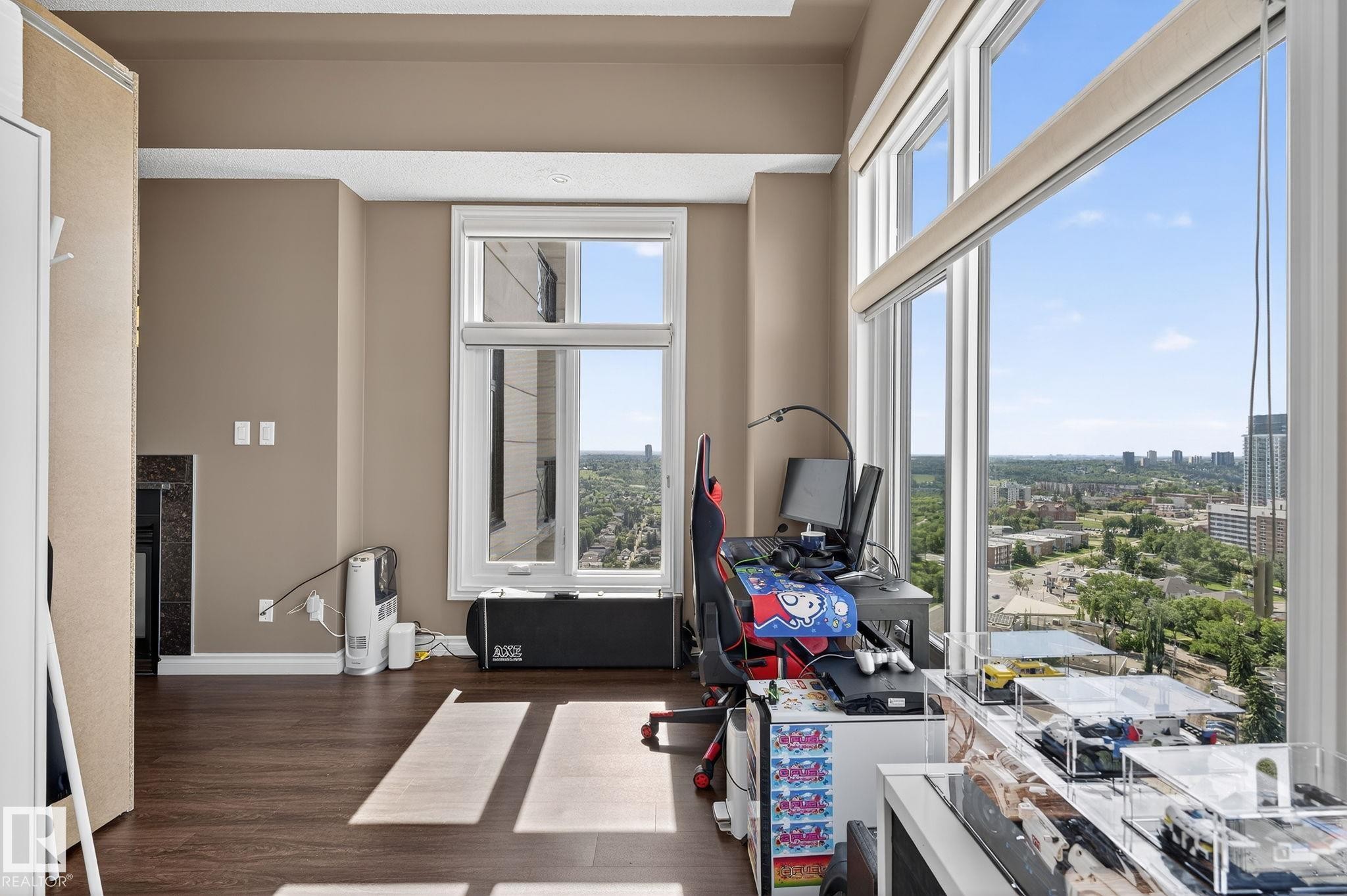 1904 9020 Jasper Avenue, Edmonton, AB - Indoor Photo Showing Other Room