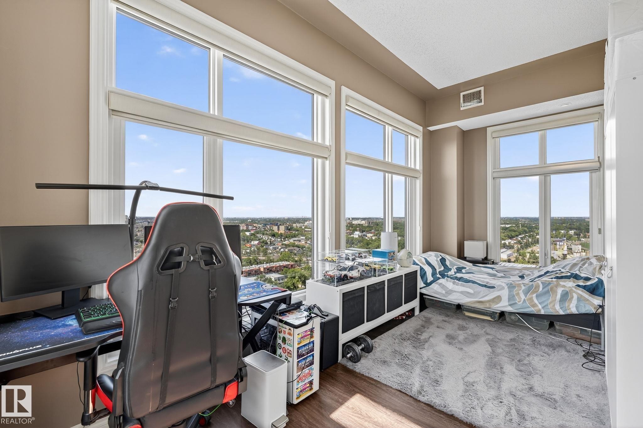 1904 9020 Jasper Avenue, Edmonton, AB - Indoor