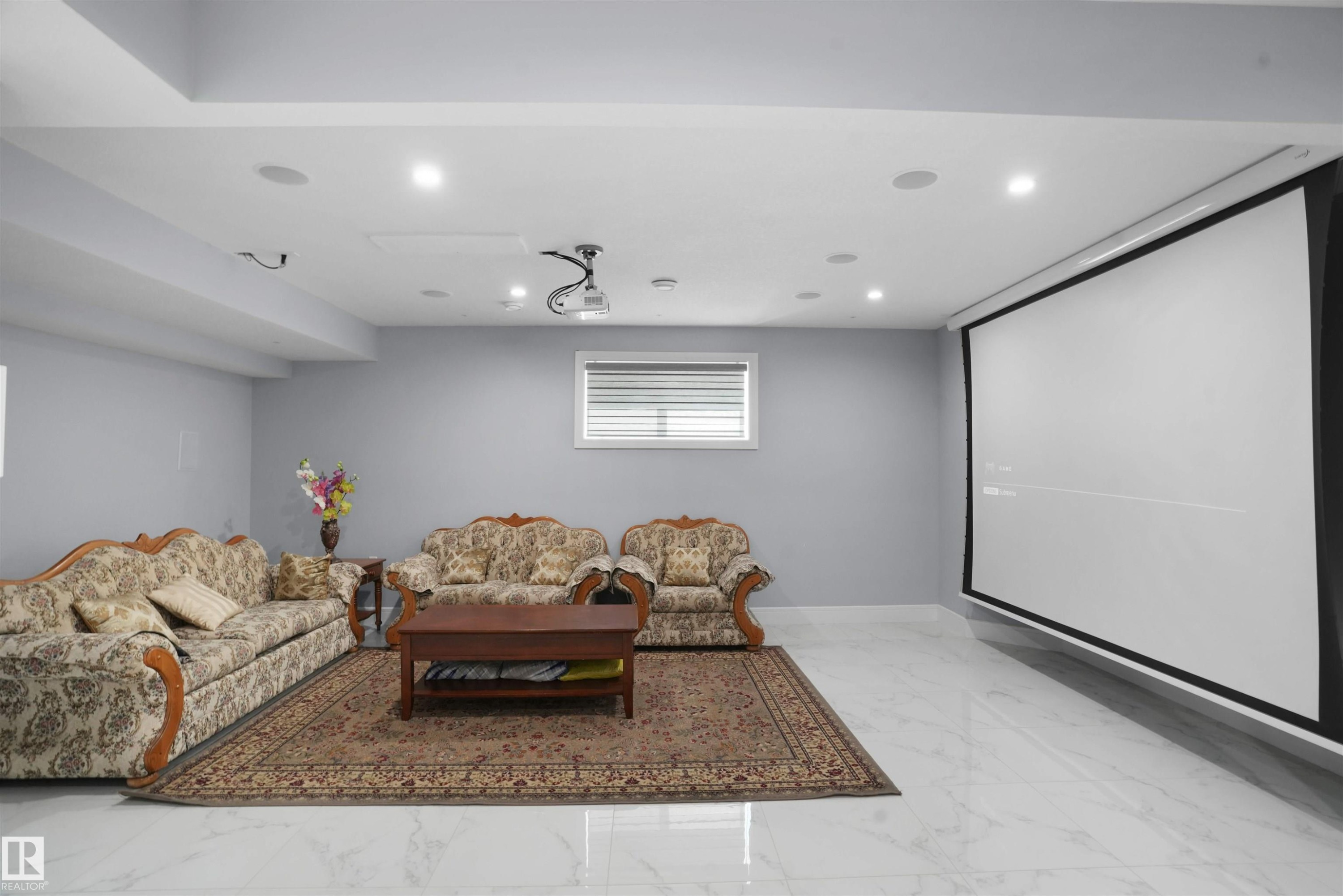 16608 9 Street, Edmonton, AB - Indoor