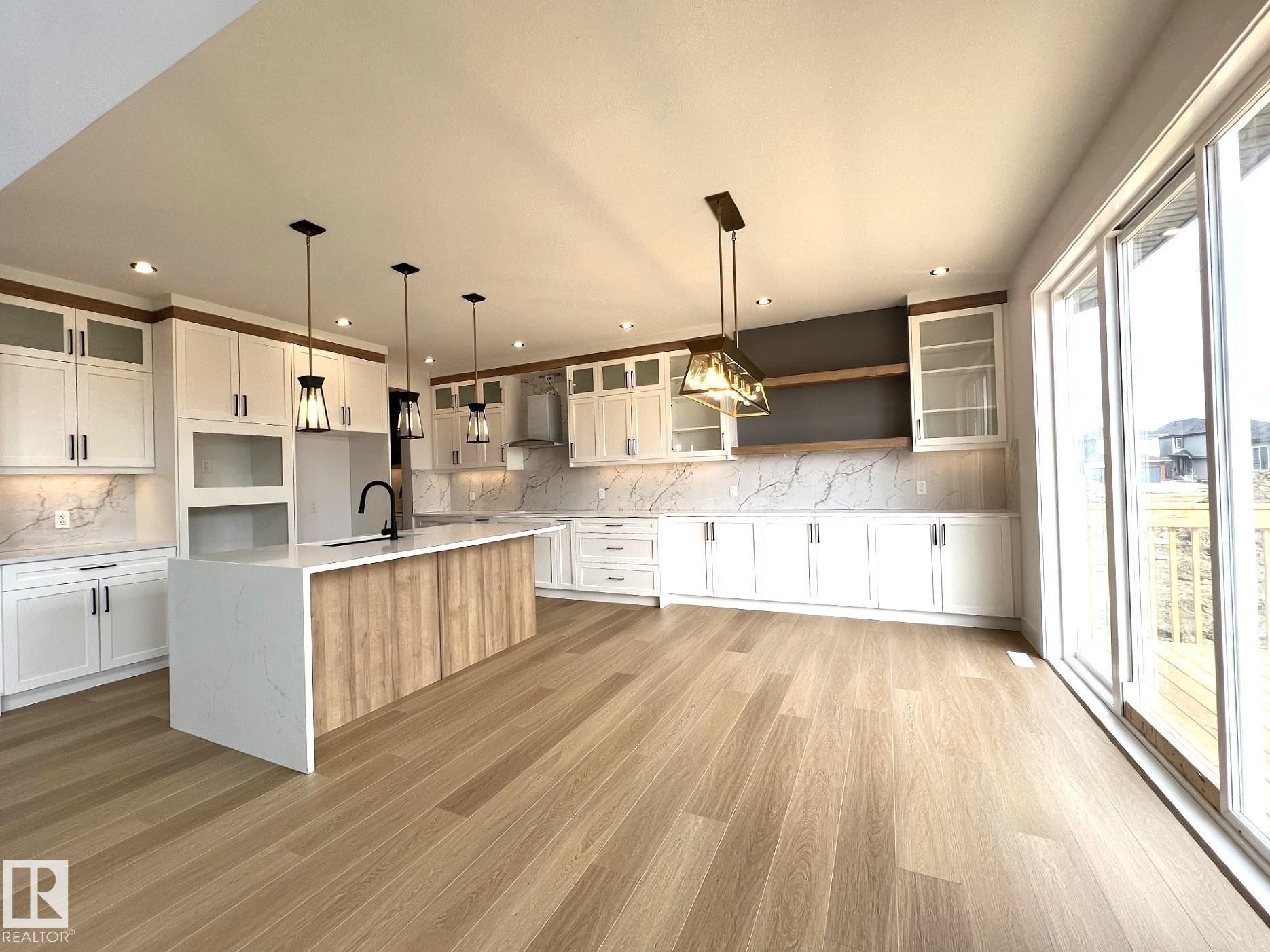 77 Mockingbird Crescent, Fort Saskatchewan, AB - Indoor Photo Showing Kitchen