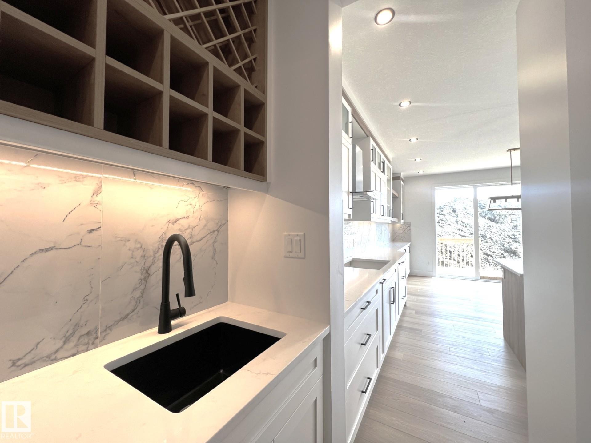77 Mockingbird Crescent, Fort Saskatchewan, AB - Indoor Photo Showing Kitchen