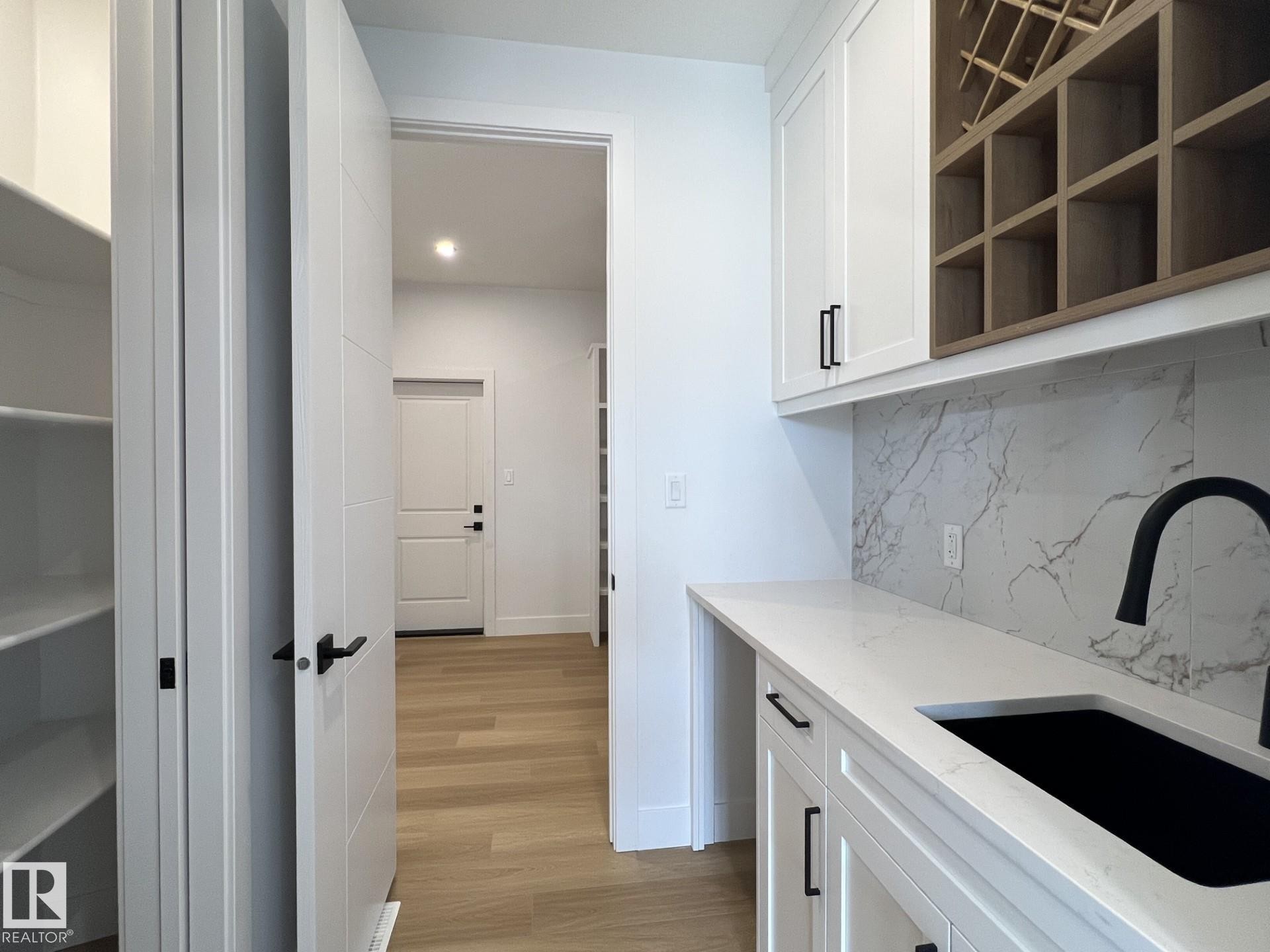 77 Mockingbird Crescent, Fort Saskatchewan, AB - Indoor Photo Showing Kitchen