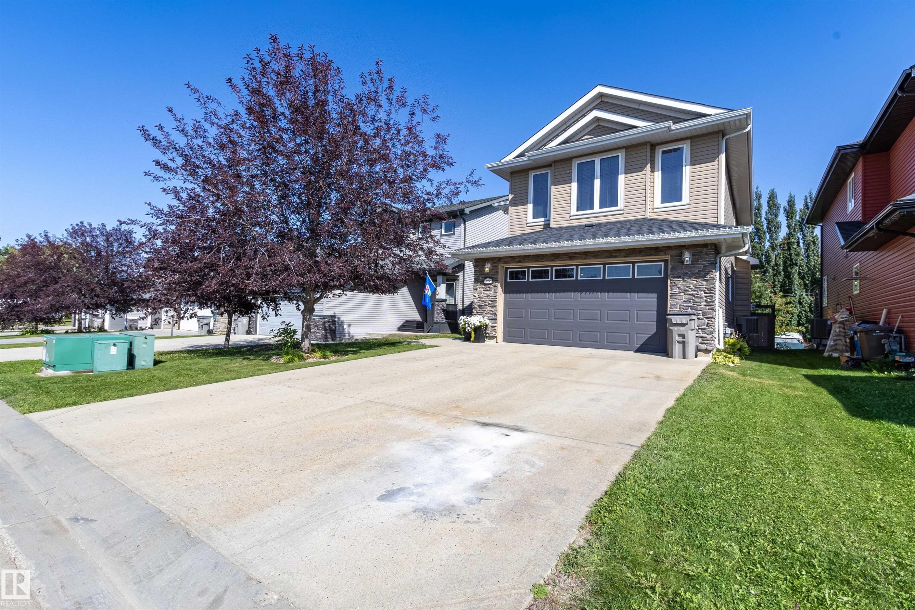 9 Southbridge Crescent, Calmar, AB - Outdoor