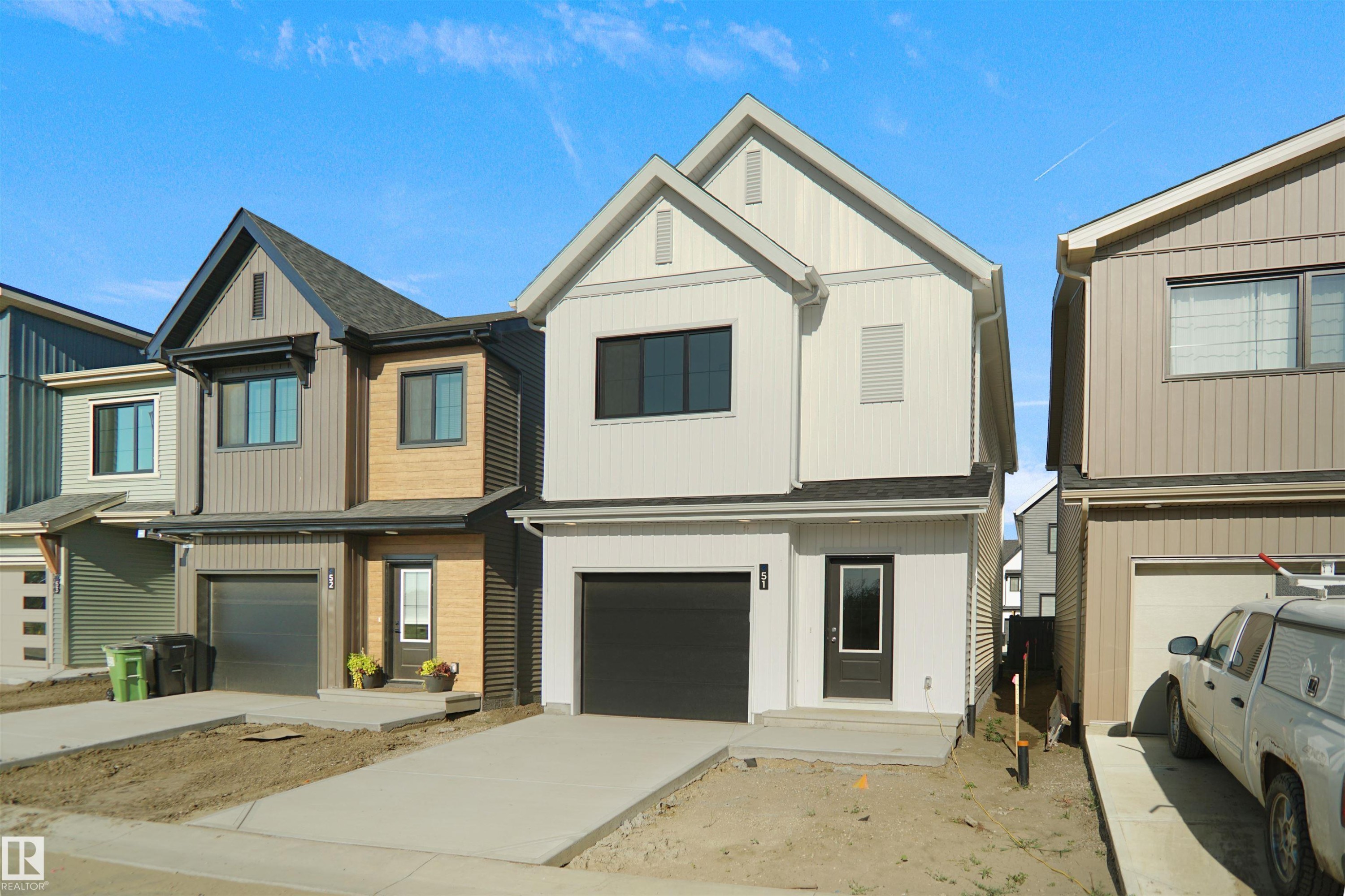 29 1430 Aster Way, Edmonton, AB - Outdoor With Facade