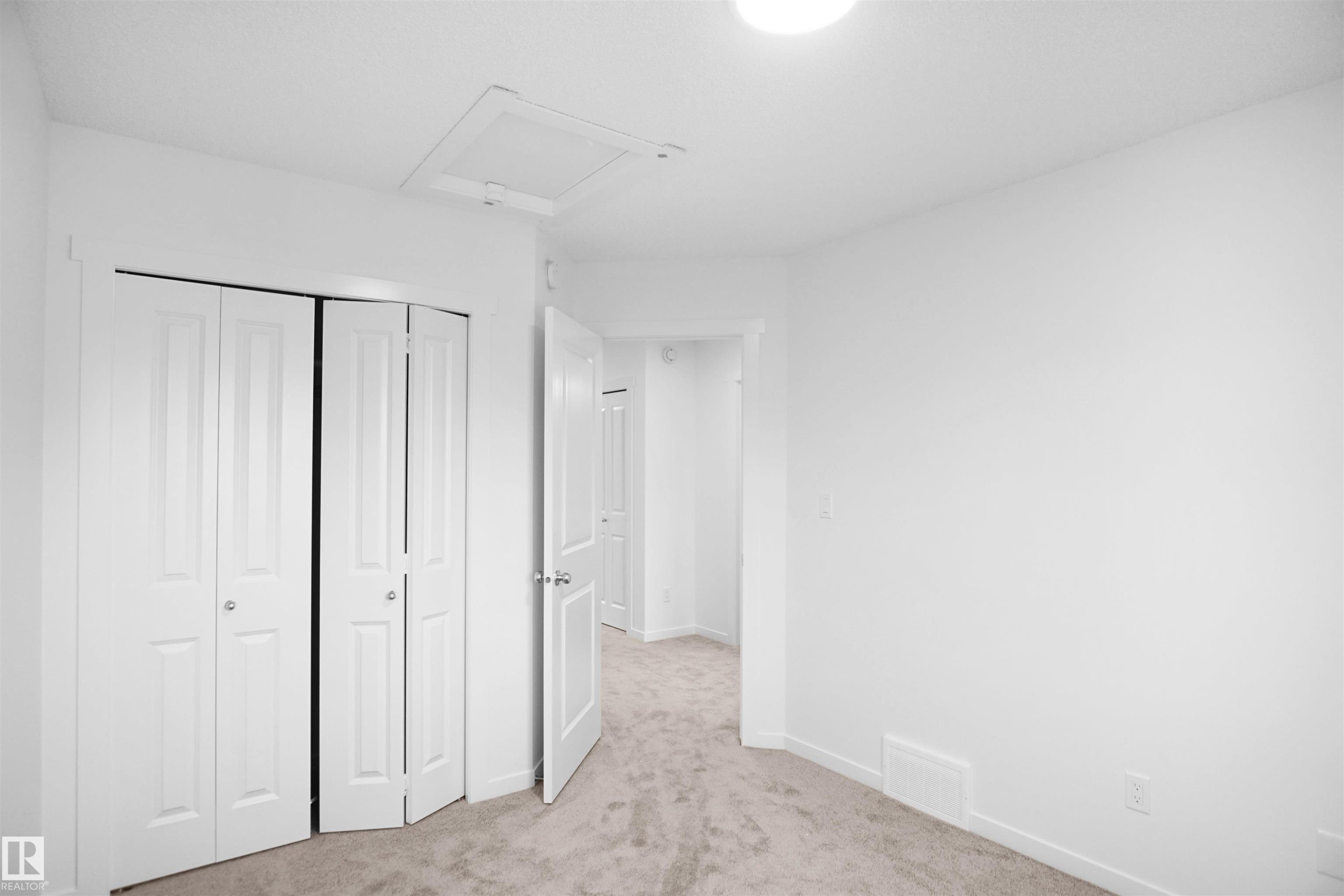 29 1430 Aster Way, Edmonton, AB - Indoor Photo Showing Other Room