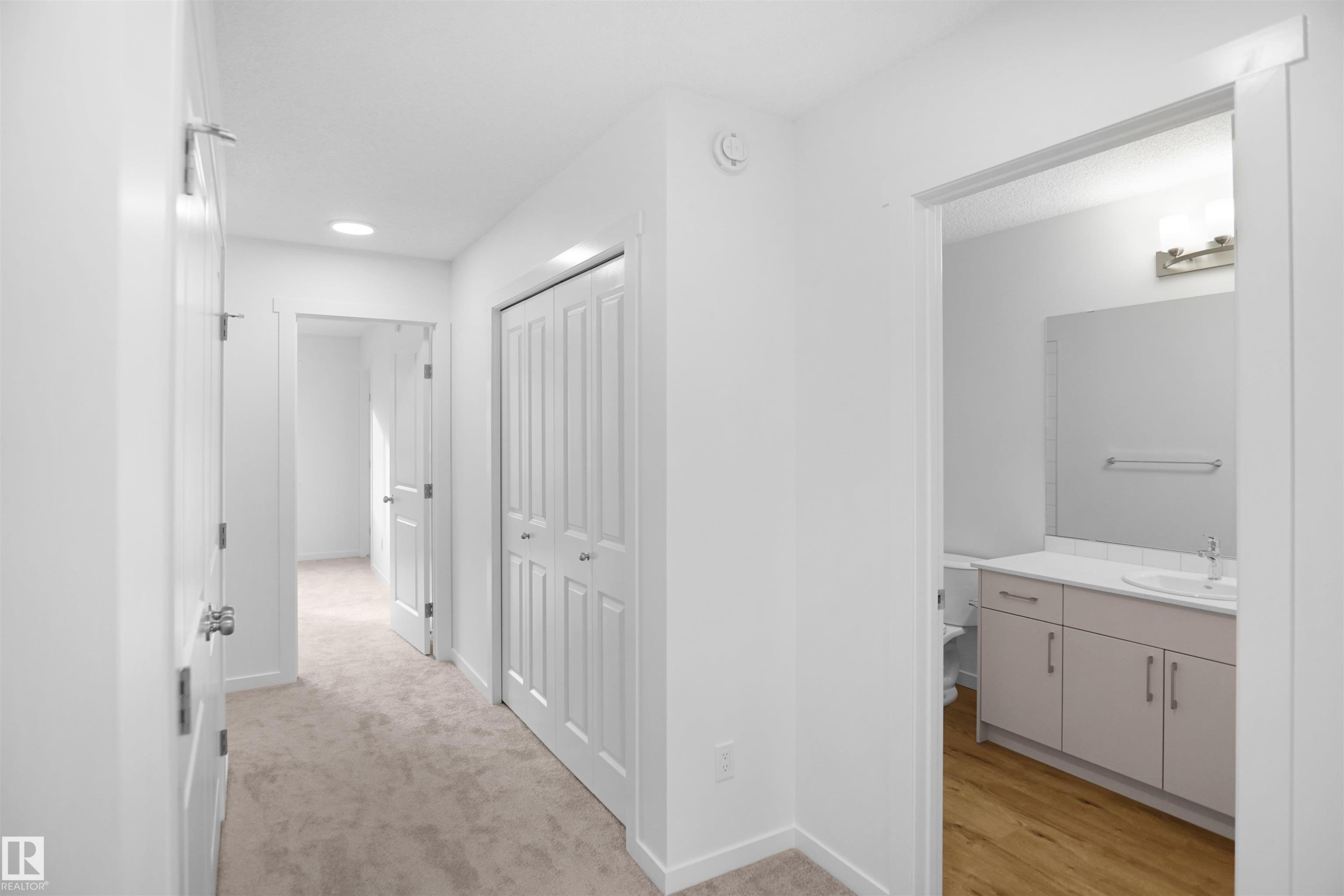 29 1430 Aster Way, Edmonton, AB - Indoor Photo Showing Other Room