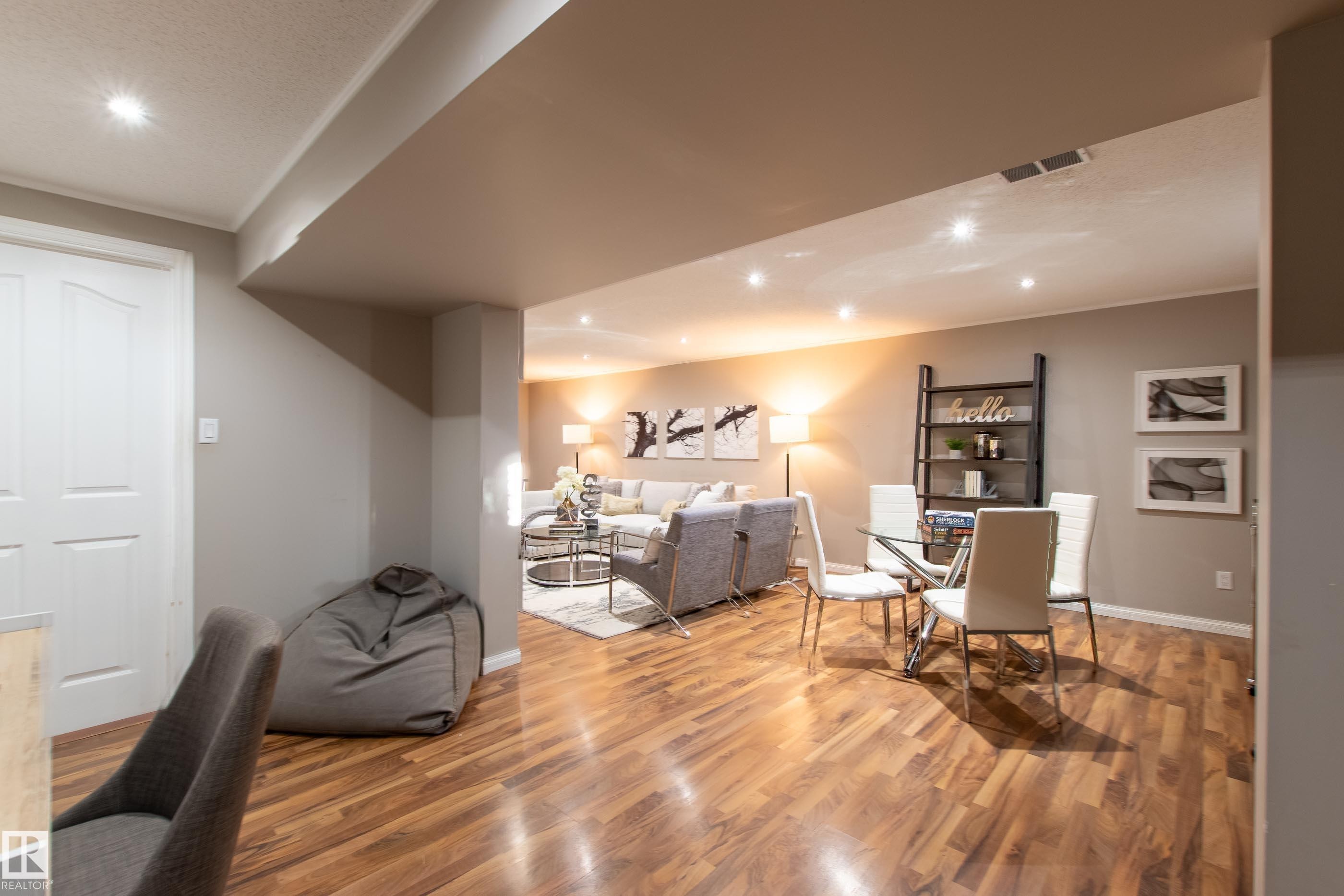 8916 148 Street, Edmonton, AB - Indoor