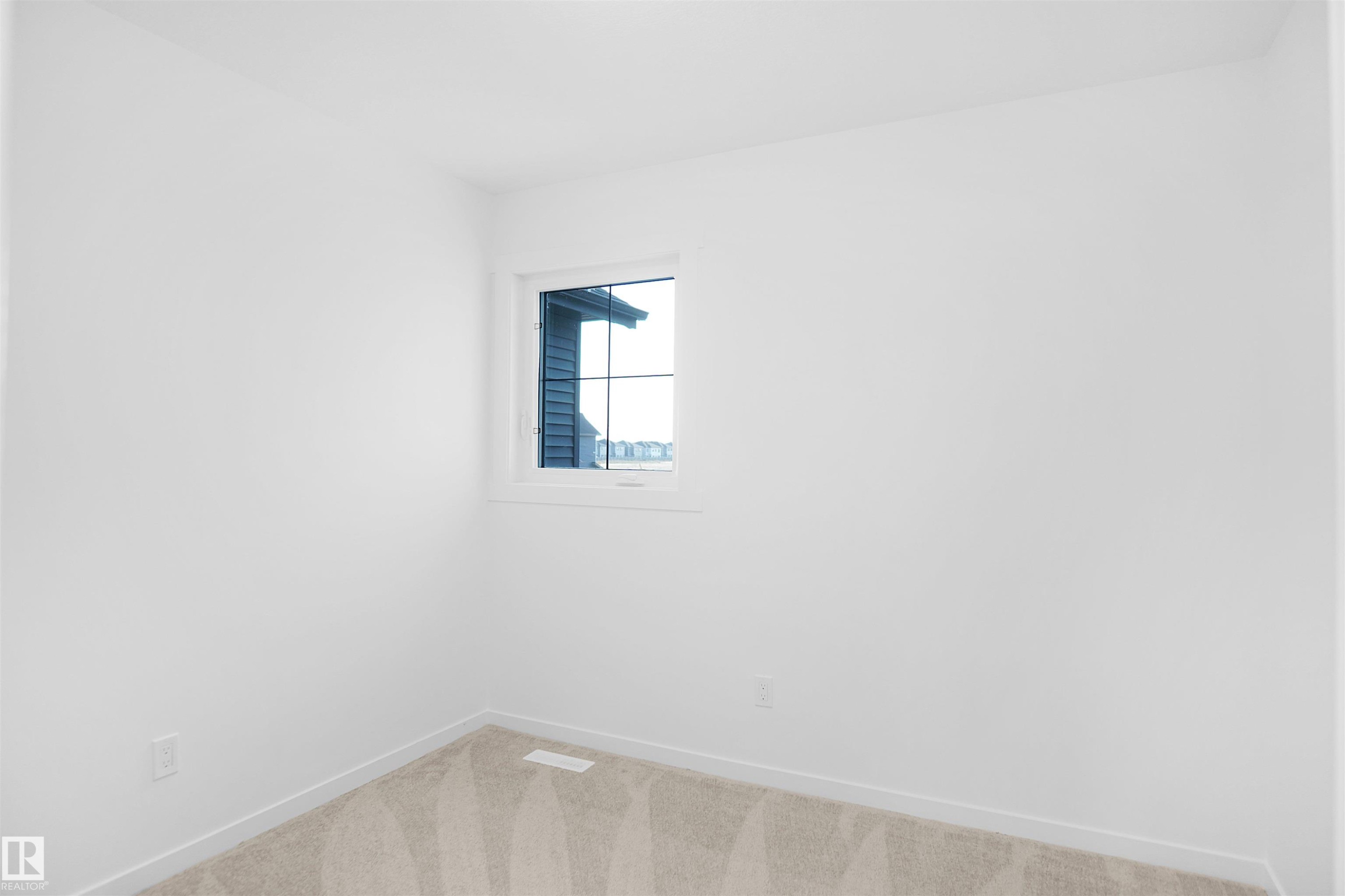 96 1430 Aster Way, Edmonton, AB - Indoor Photo Showing Other Room