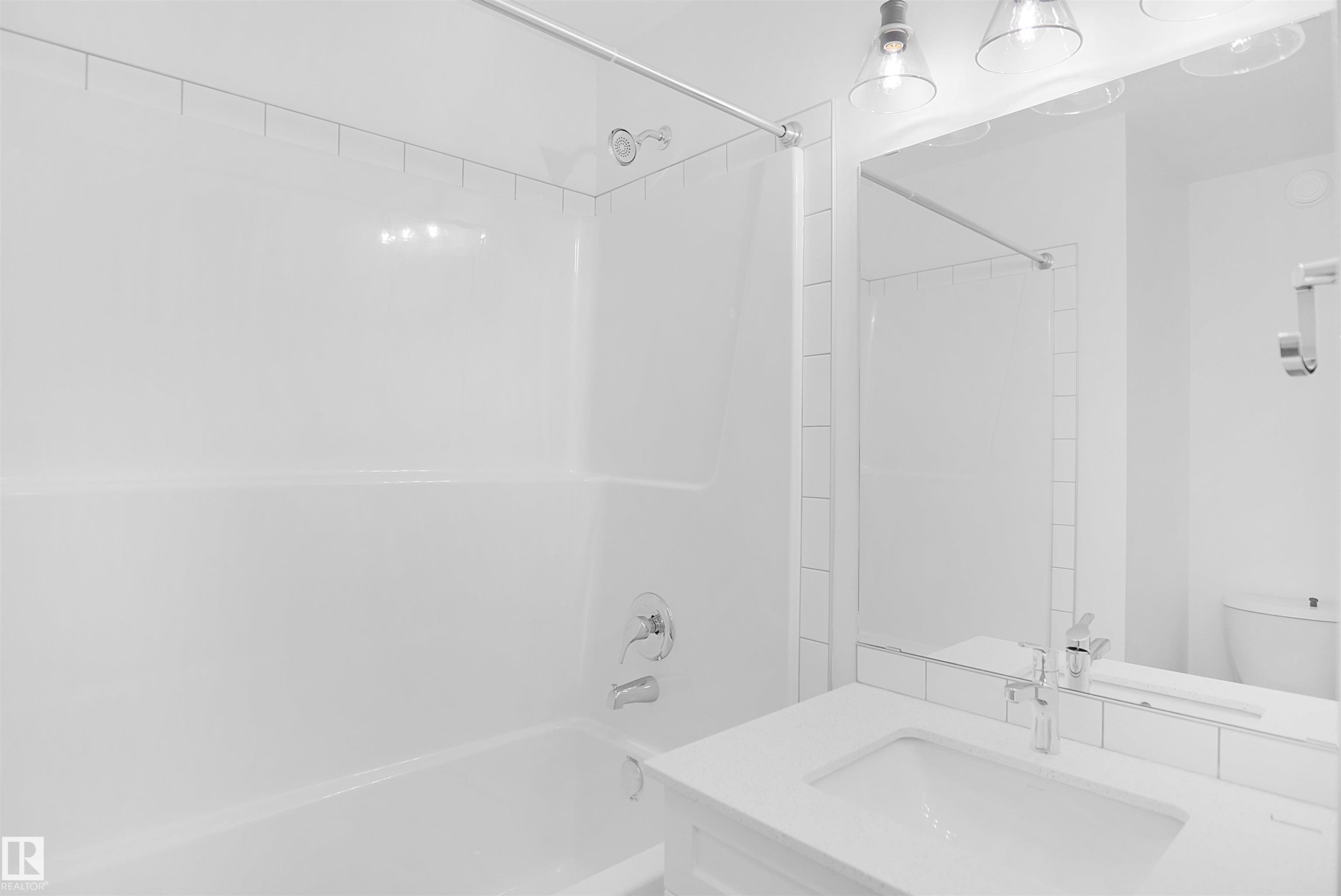 96 1430 Aster Way, Edmonton, AB - Indoor Photo Showing Bathroom