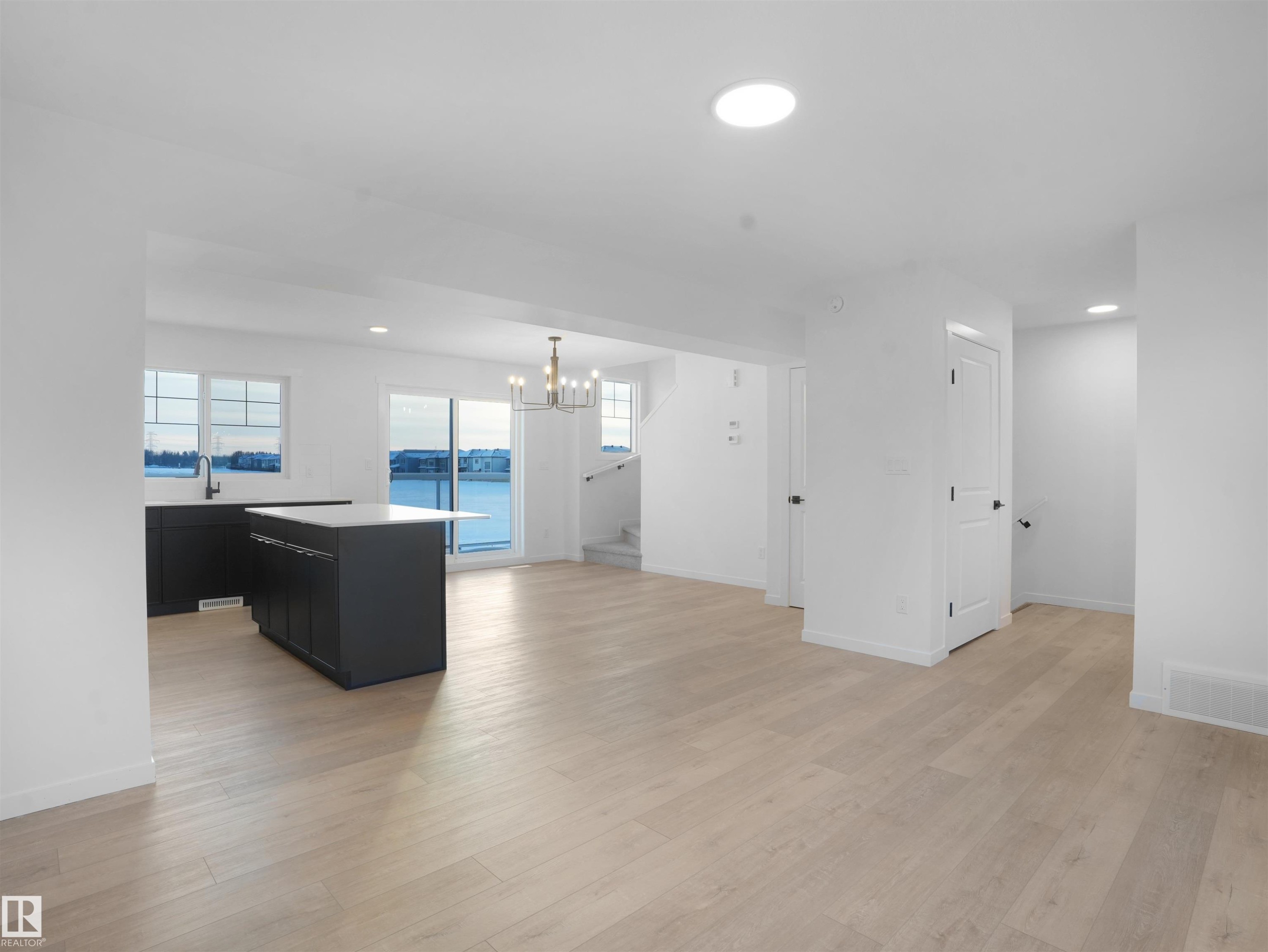 16 1430 Aster Way, Edmonton, AB - Indoor