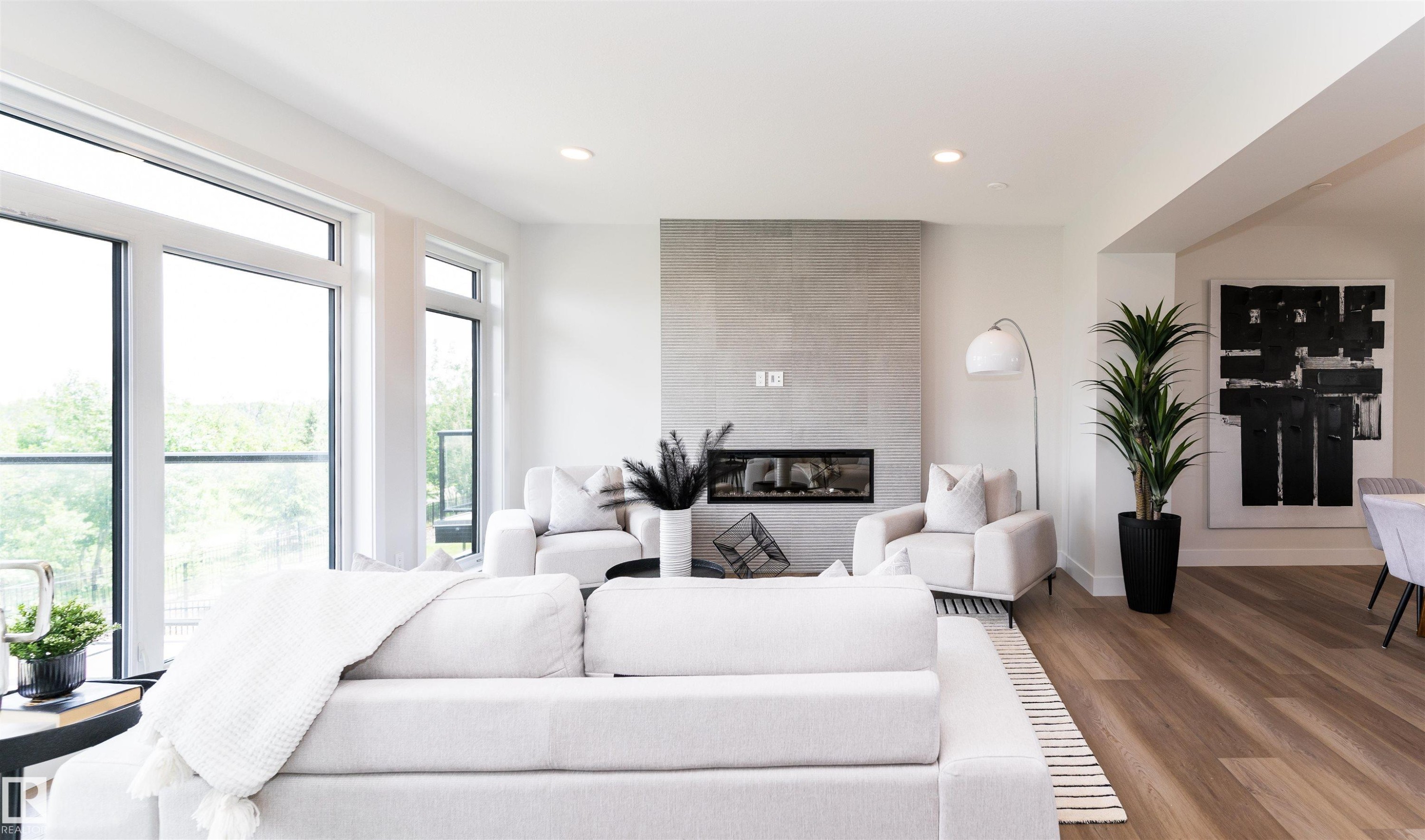 26 7121 May Crescent, Edmonton, AB - Indoor Photo Showing Living Room With Fireplace
